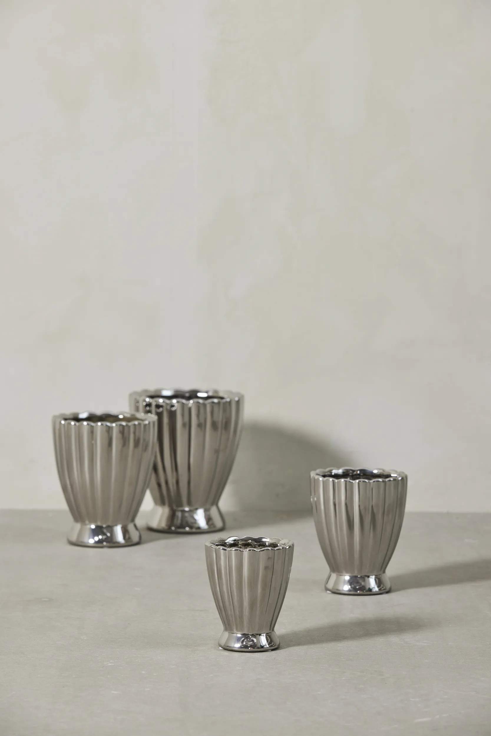 Lene Bjerre Urtepotteskjulere Shenella Urtepotteskjuler i sølv, 12 cm, 2