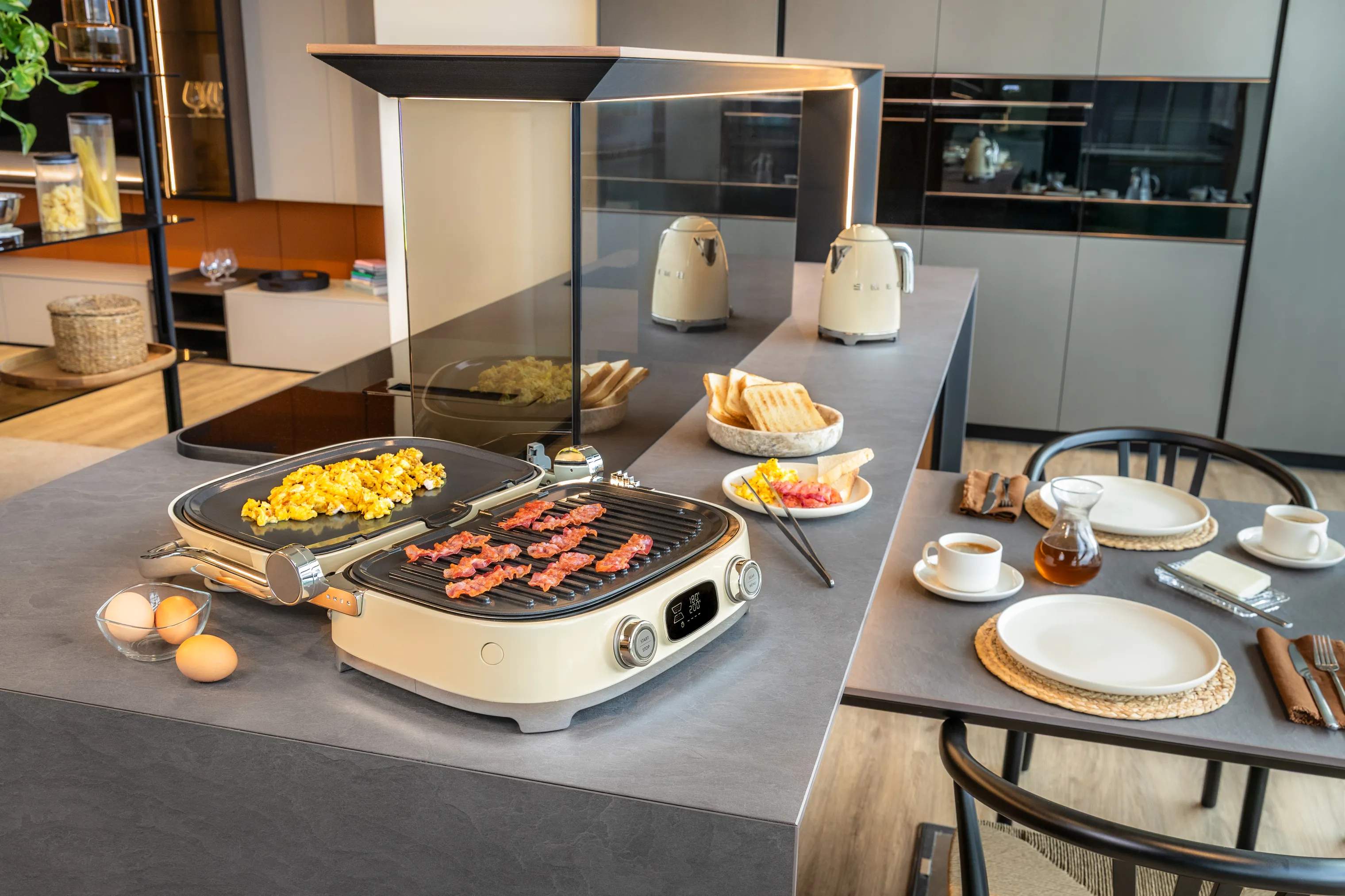 Smeg Toastere 50's style Multigrill i creme, 2