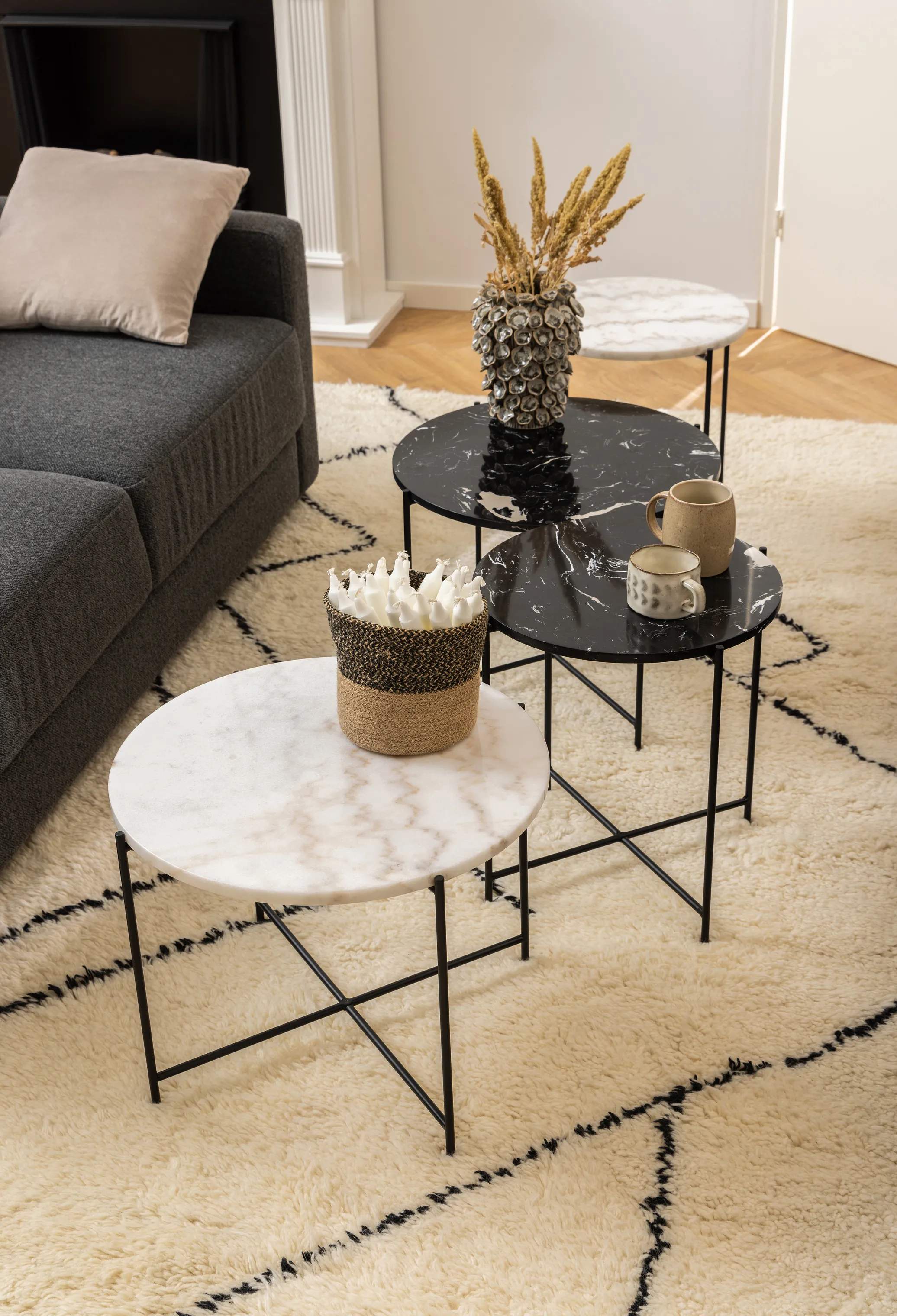 CASA Living Sideborde Avila Hjørnebord i Sort, H45 x Ø42 cm, 3