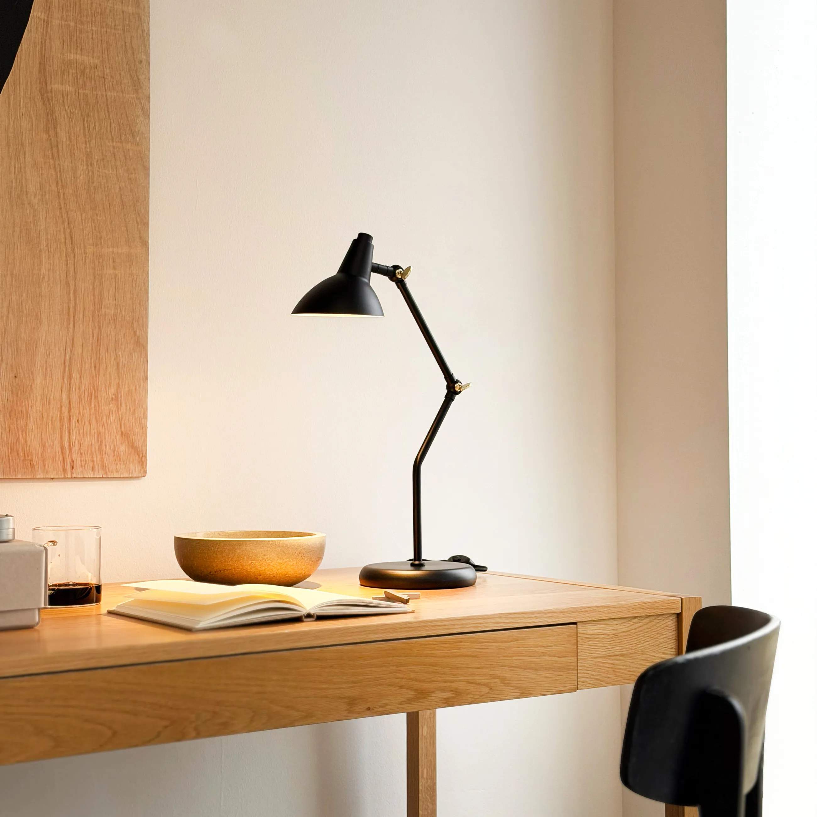 Dyberg Larsen Bordlamper Vela Bordlampe i Sort, 3
