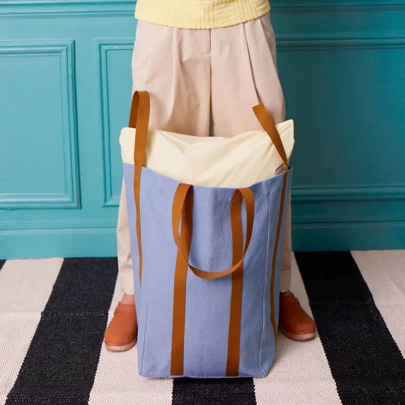 La Cerise sur le gâteau
 Øvrigt interiør Iona Poppinstaske i BLUETIFUL, 2
