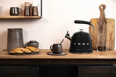 Smeg Kedler 50's Style Fløjtekedel i Sort, 2