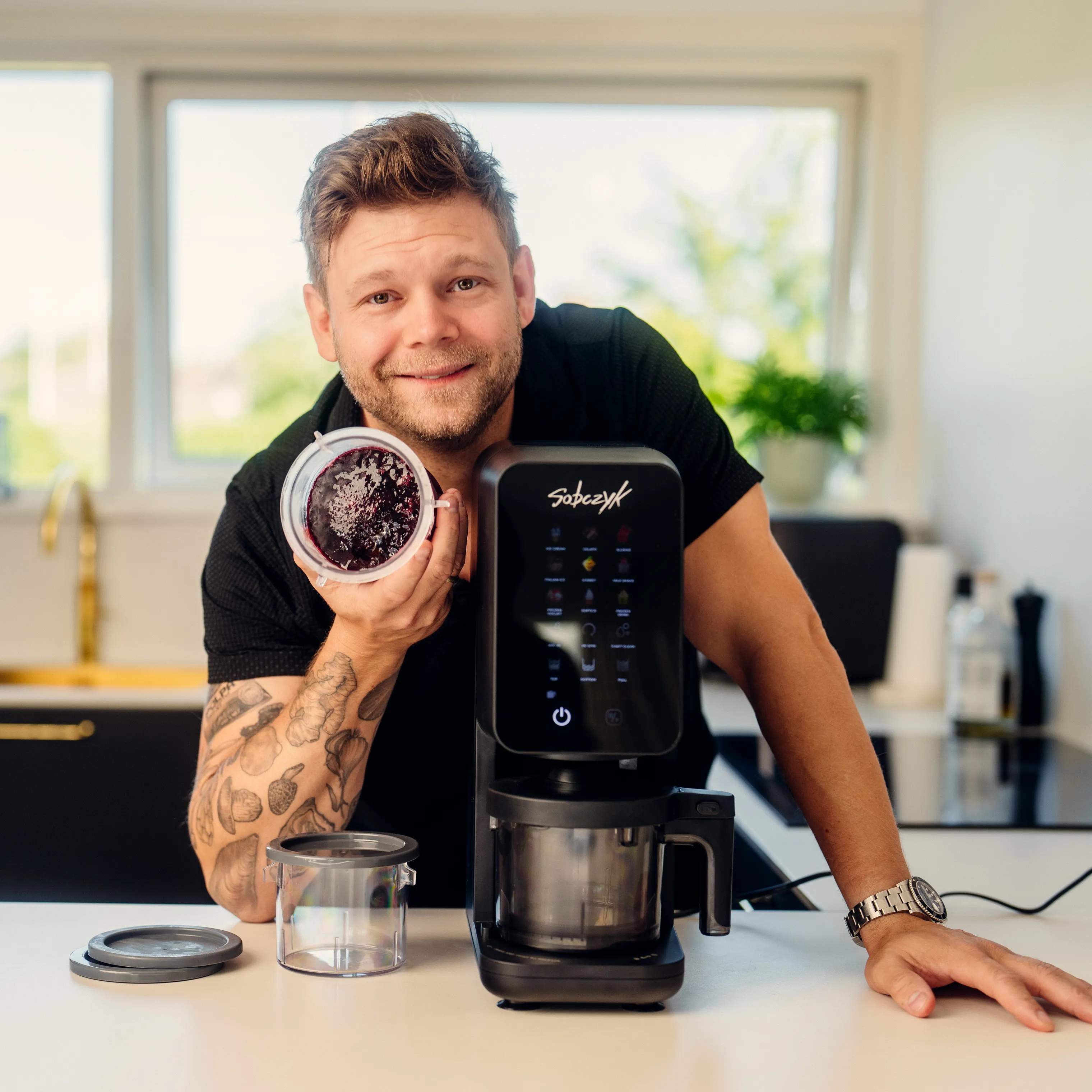 Casper Sobczyk Ismaskiner Ismaskine i Sort, 2