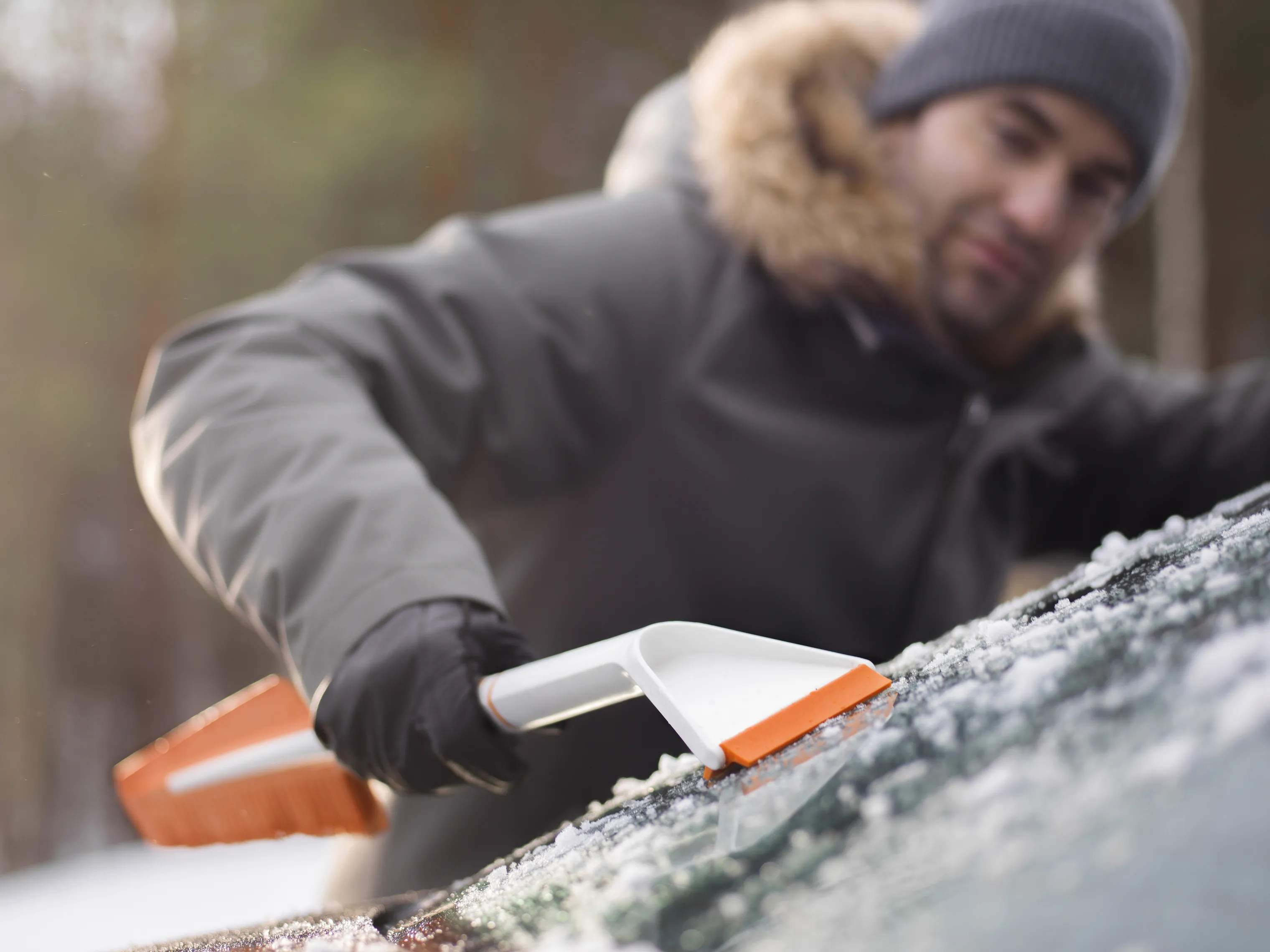 Fiskars Garden Øvrigt biludstyr SnowXpert Børste og isskraber i Hvid/orange, 3