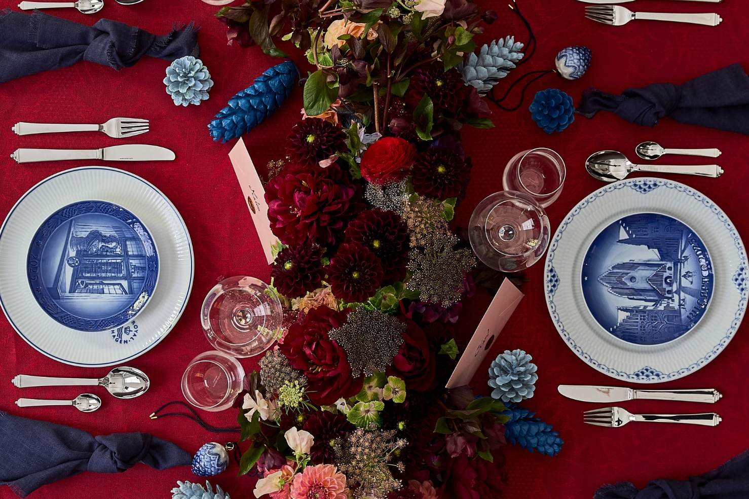 Julebord i blå og bordeaux