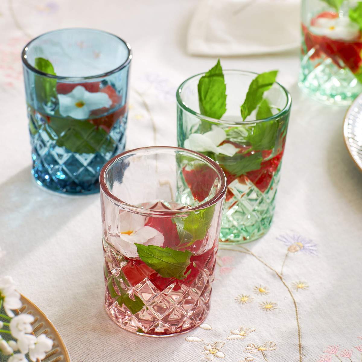 Farvede drinks glas fra Casa Living