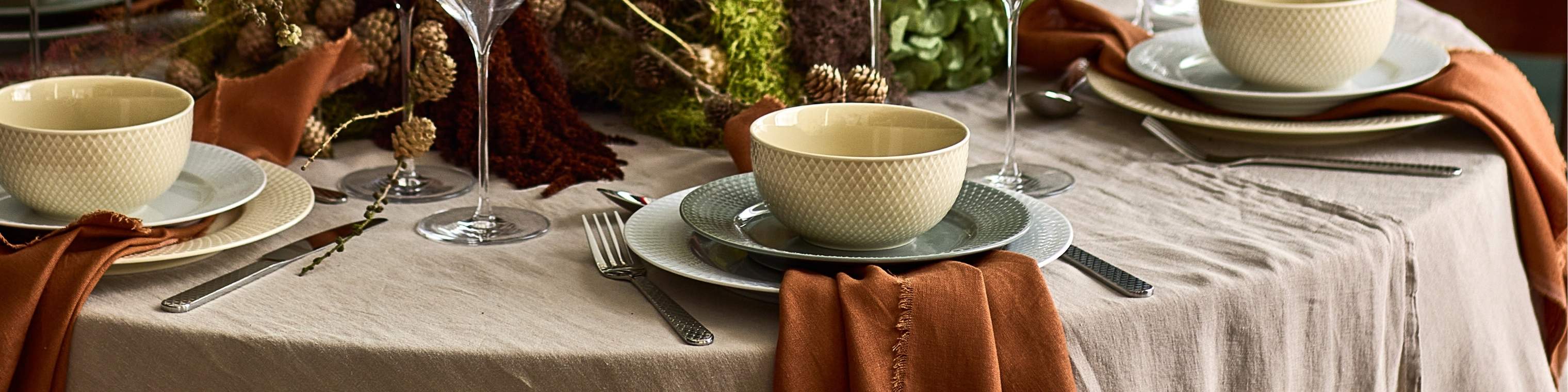 Inspiration til borddækning: Julebord i naturgrøn