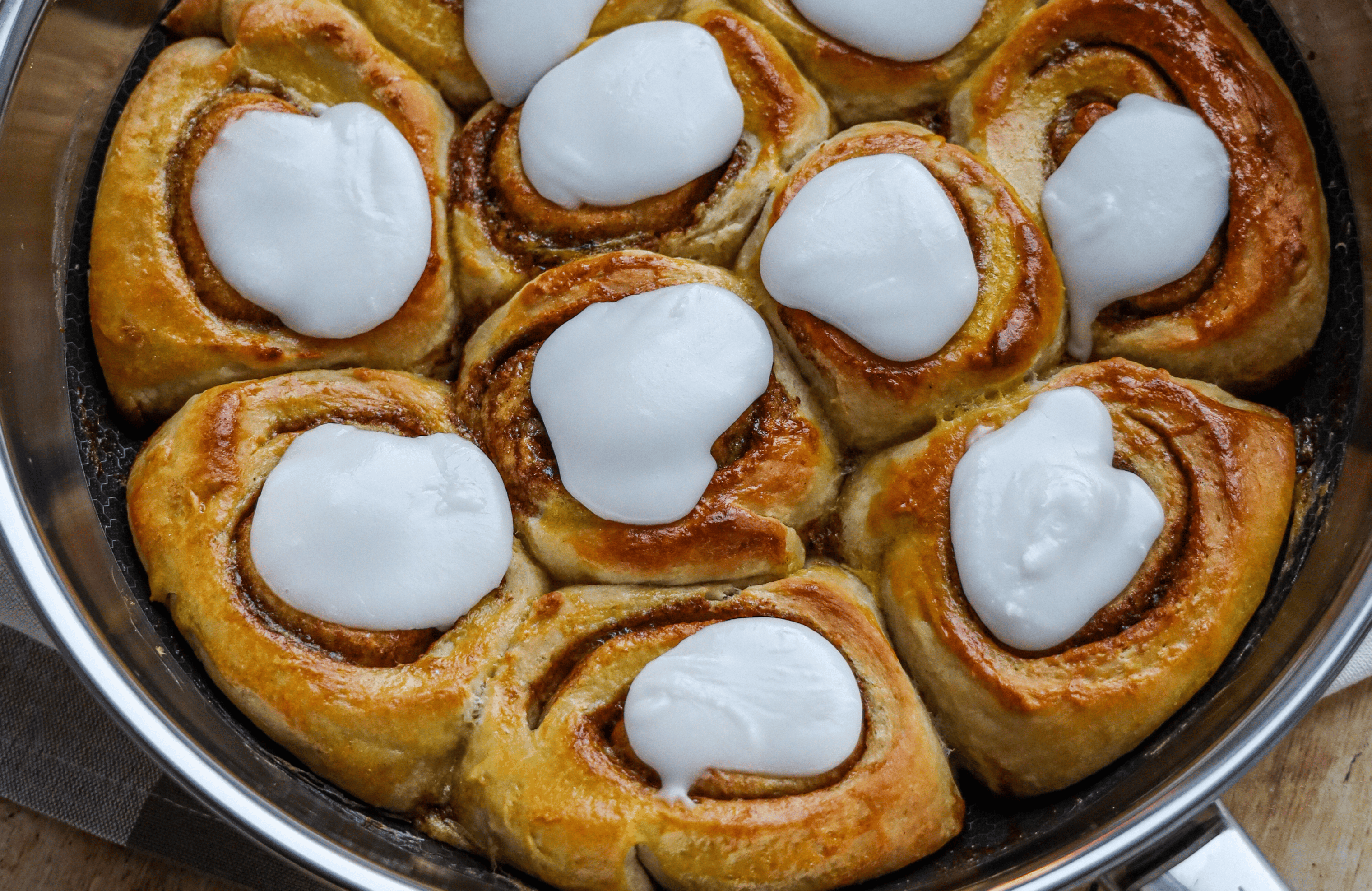 Kanelsnegle i pande