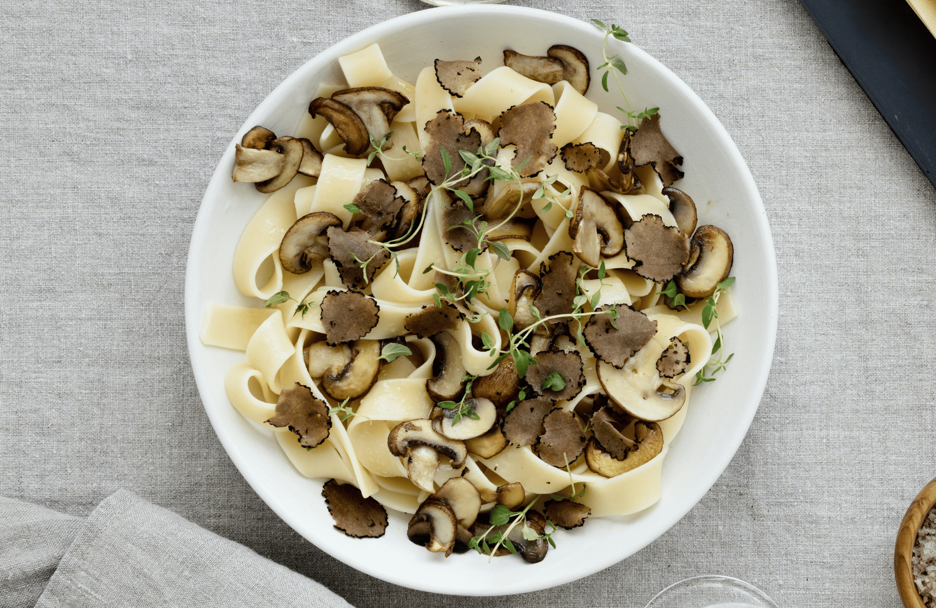 Pasta med svampe og trøffelolie