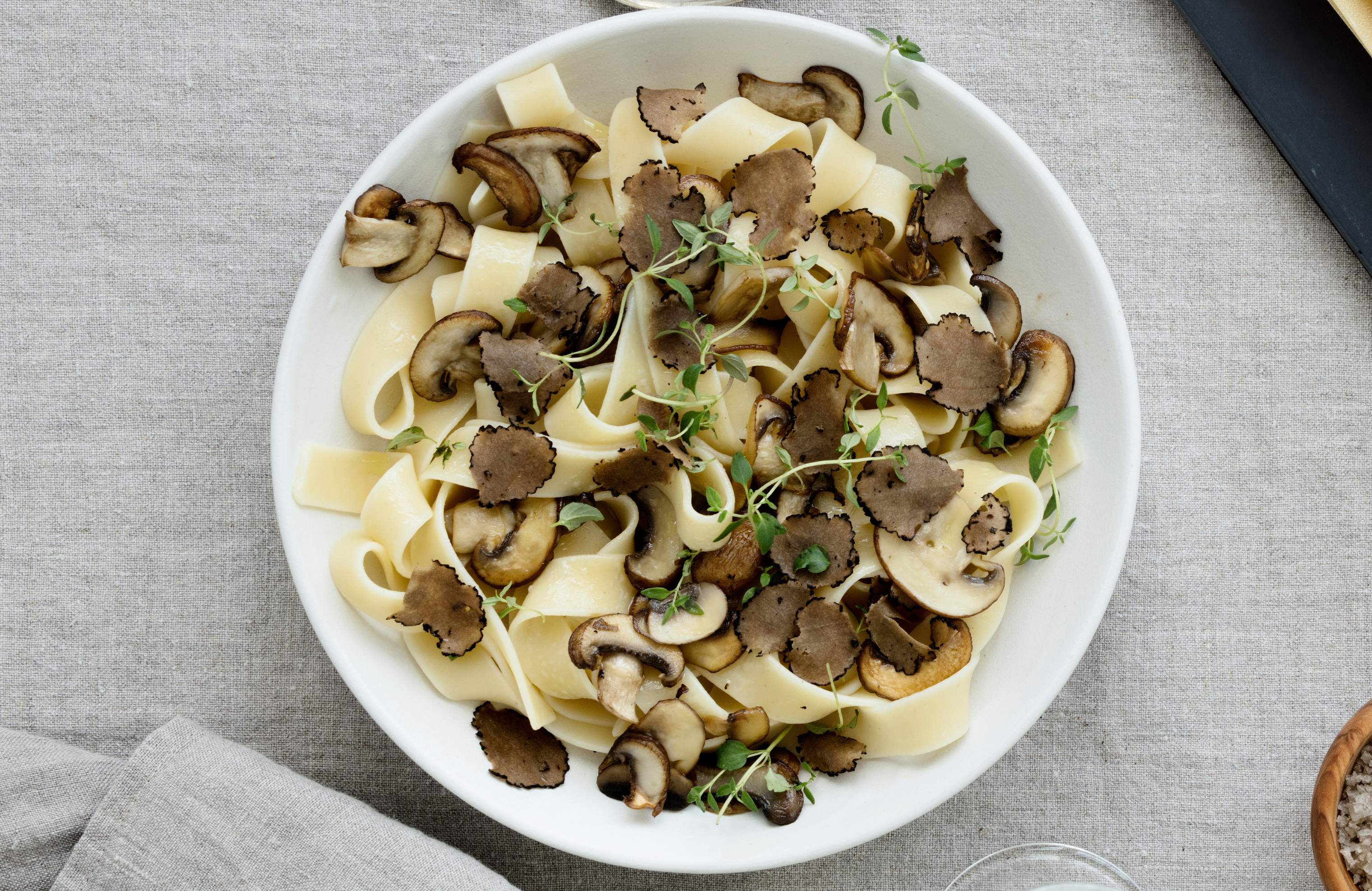 Pasta med svampe og trøffelolie