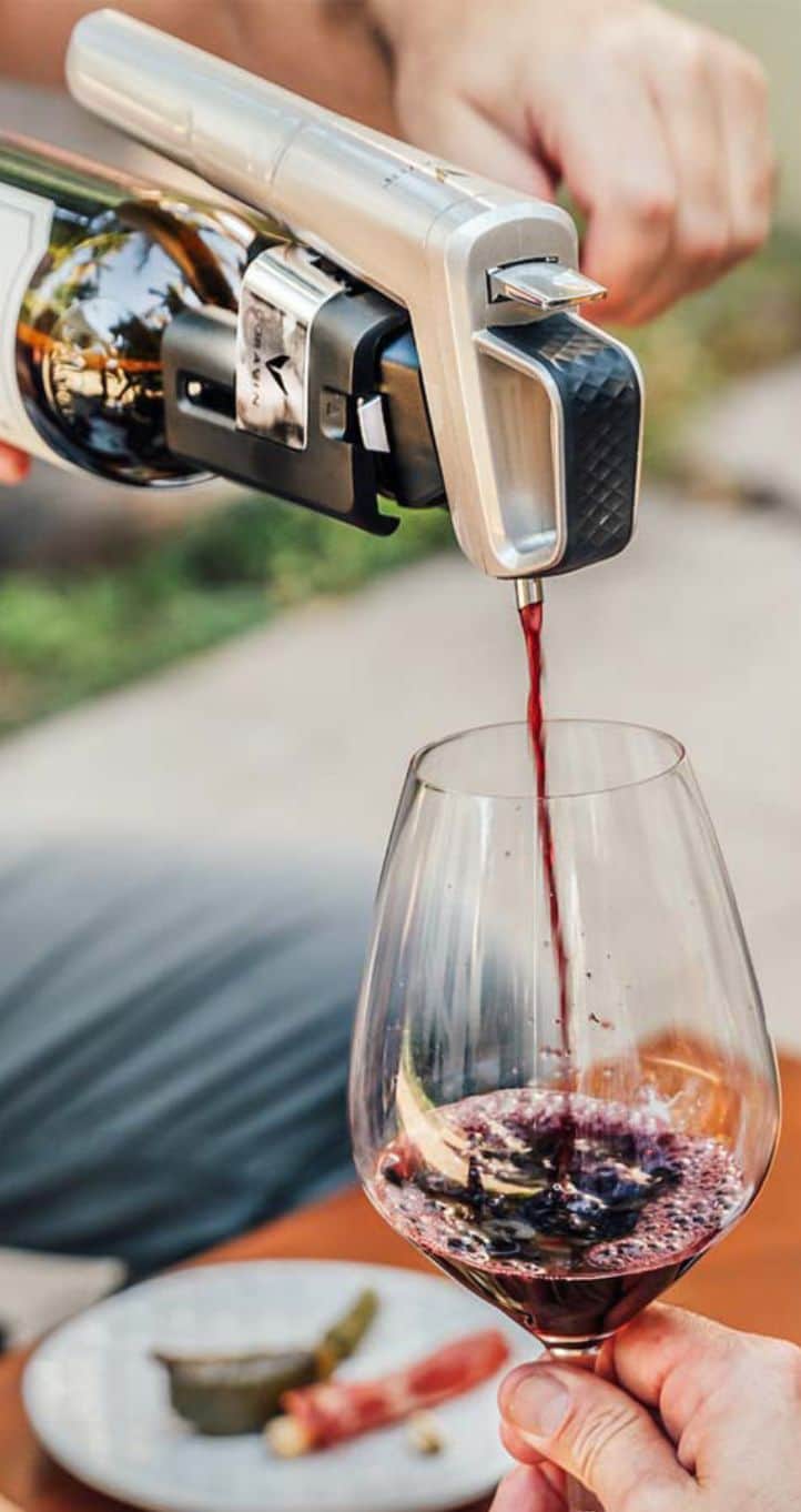 Coravin vinpumpe med rødvinsglas