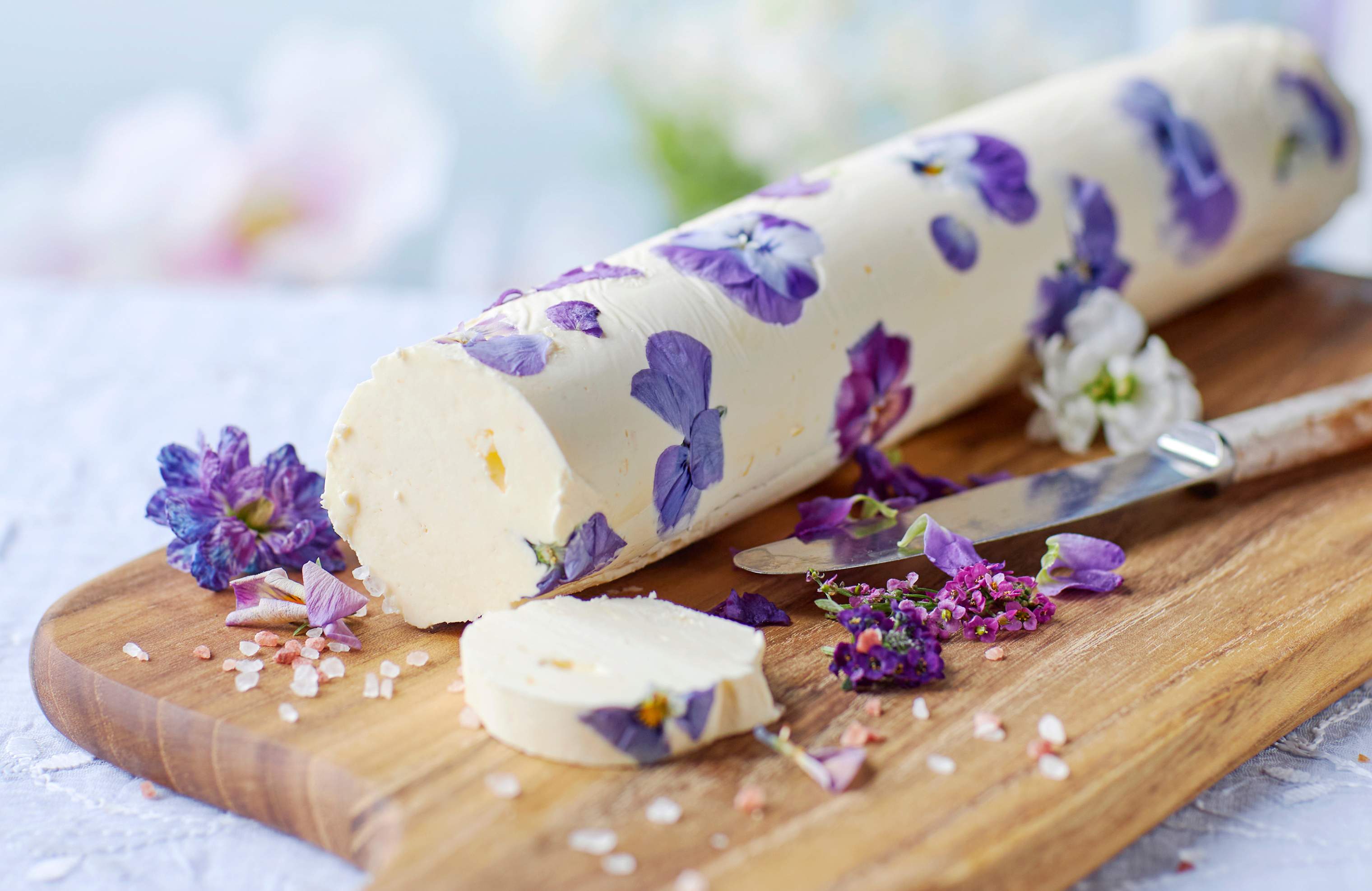 smør med spiselige blomster