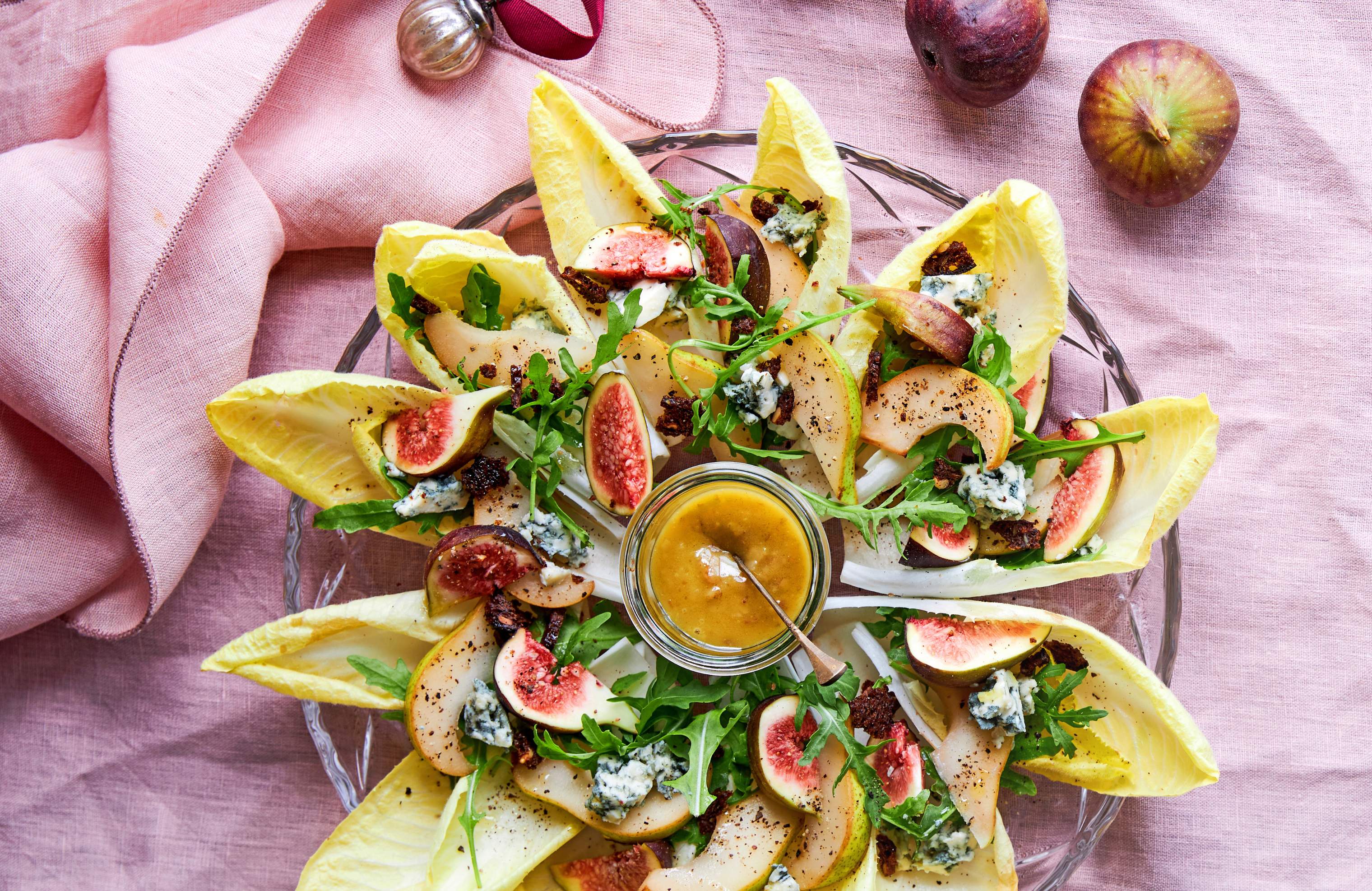 Julesalat med valnøddedressing