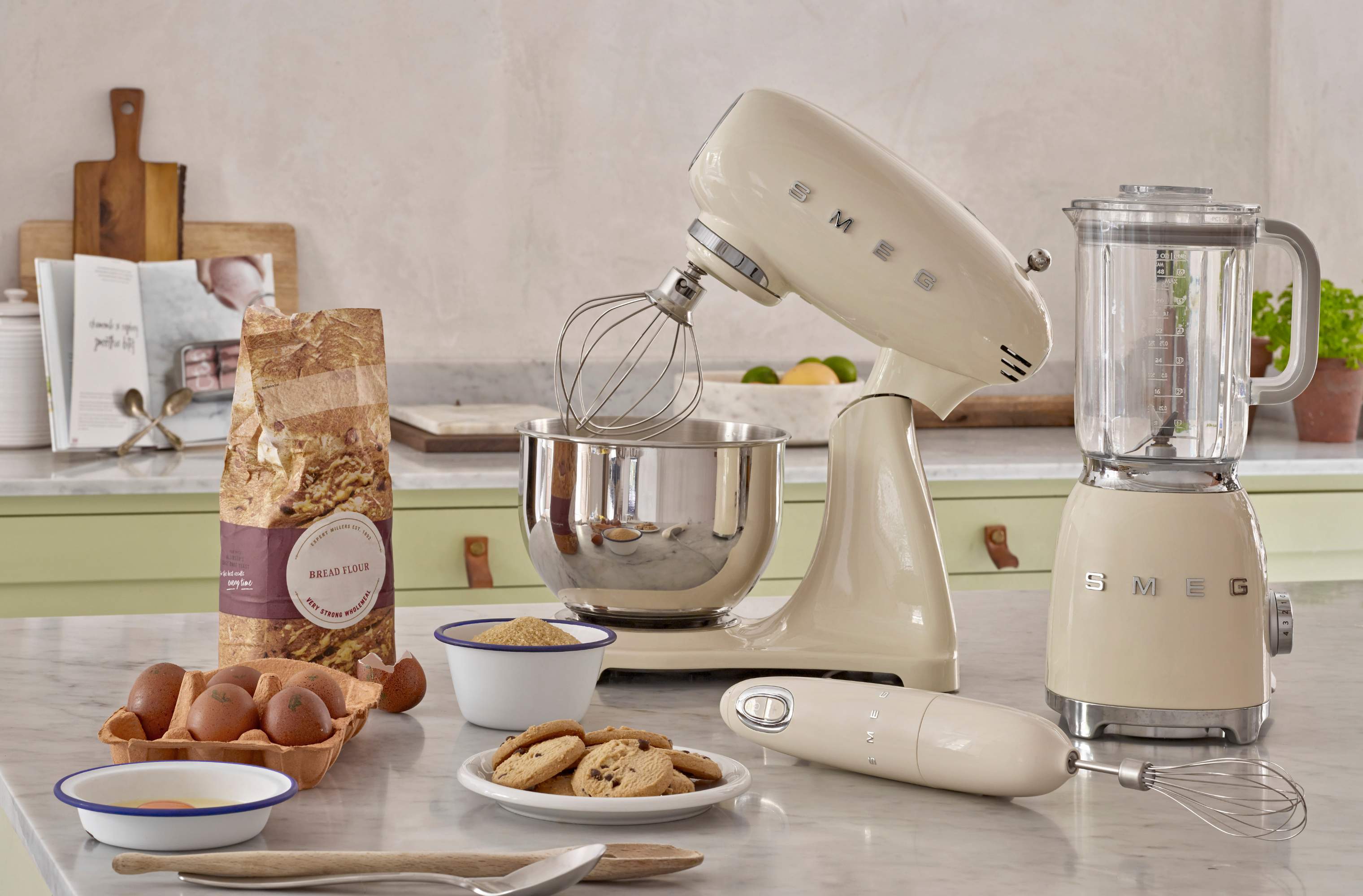 Smeg-50's-style-køkkenmaskine-brødbagning-kager-cookies