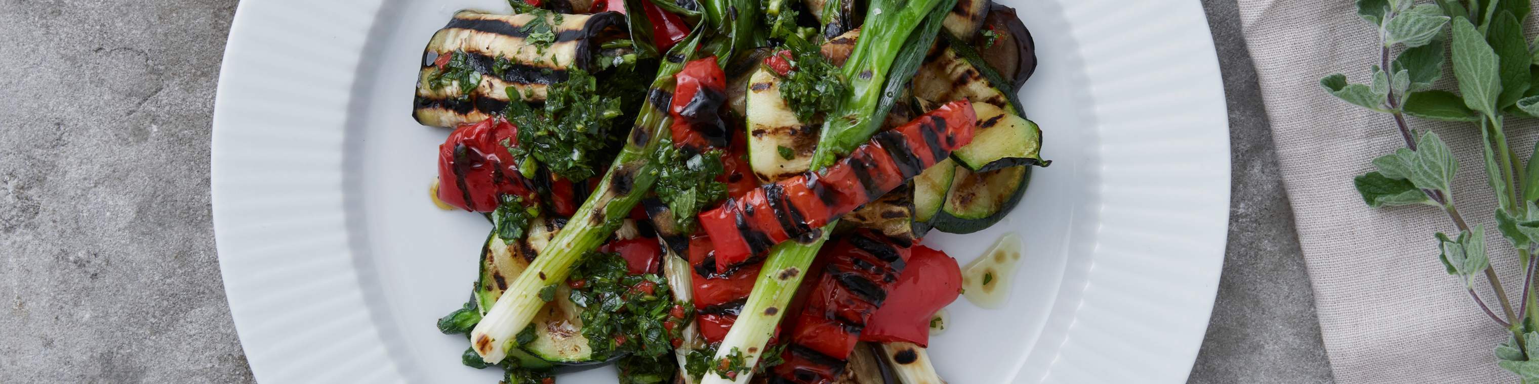 Grillede grøntsager med chimichurri