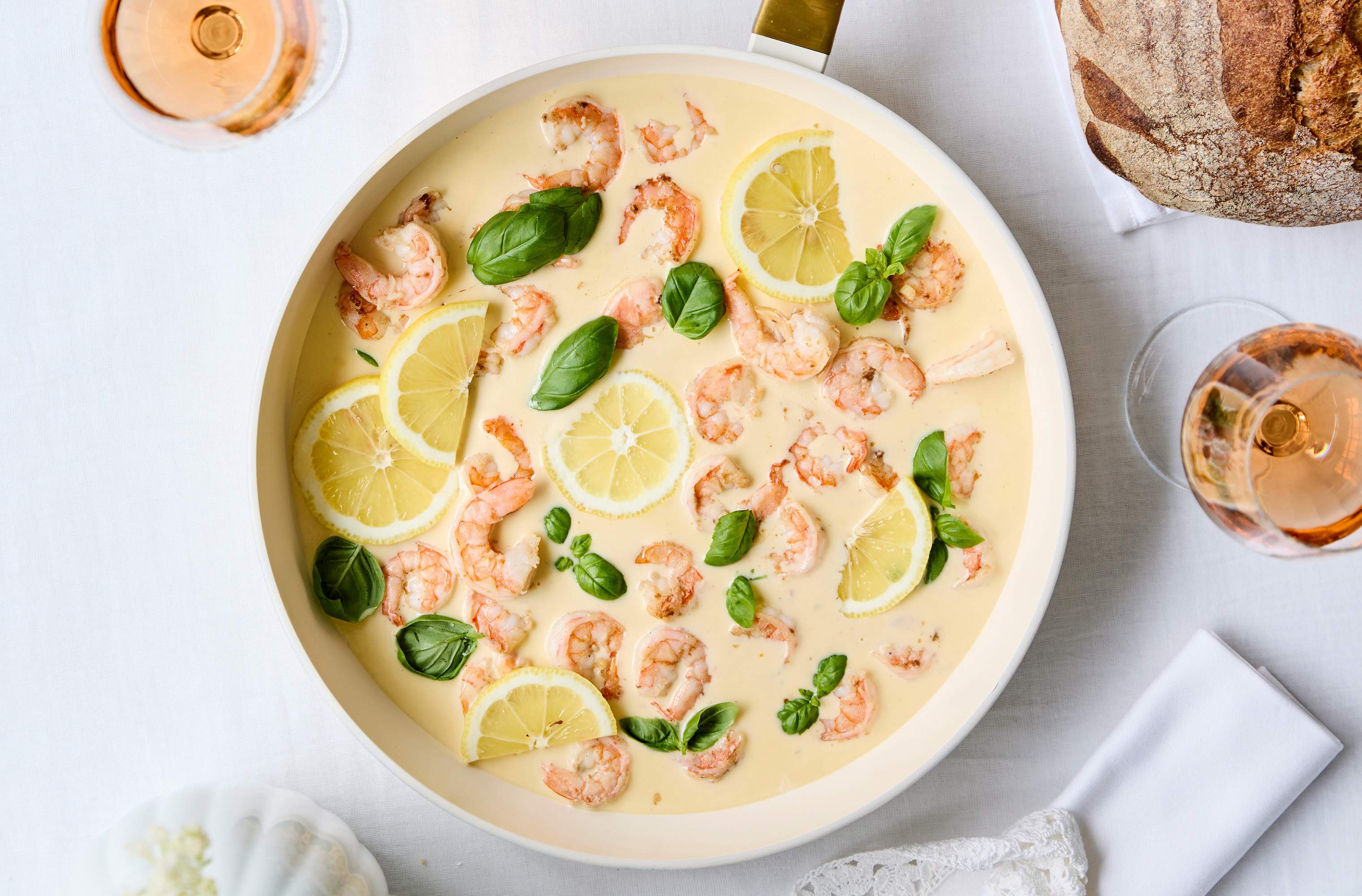 Opskrift på hvidløgsrejer i Vermouth-sauce