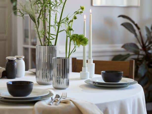 Bord dækket med rhombe color pg georg jensen bernadotte vaser.jpg