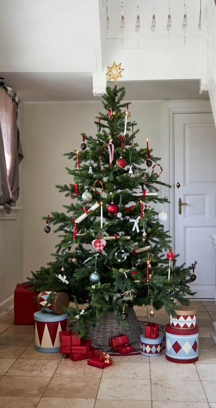 Kunstigt juletræ Grandis Fur fra Casa Christmas 