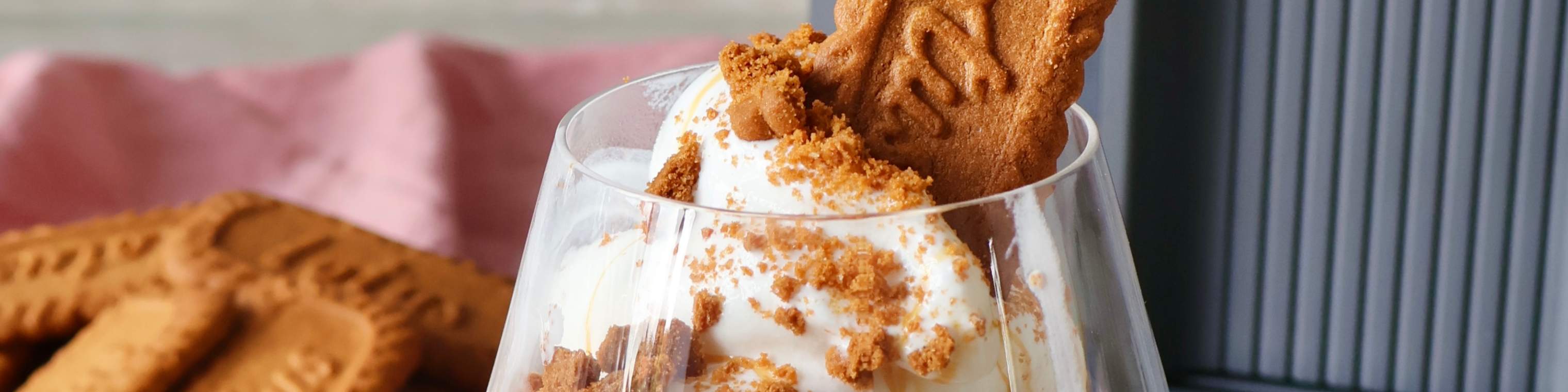 Milkshake med karamel og kanelkiks 