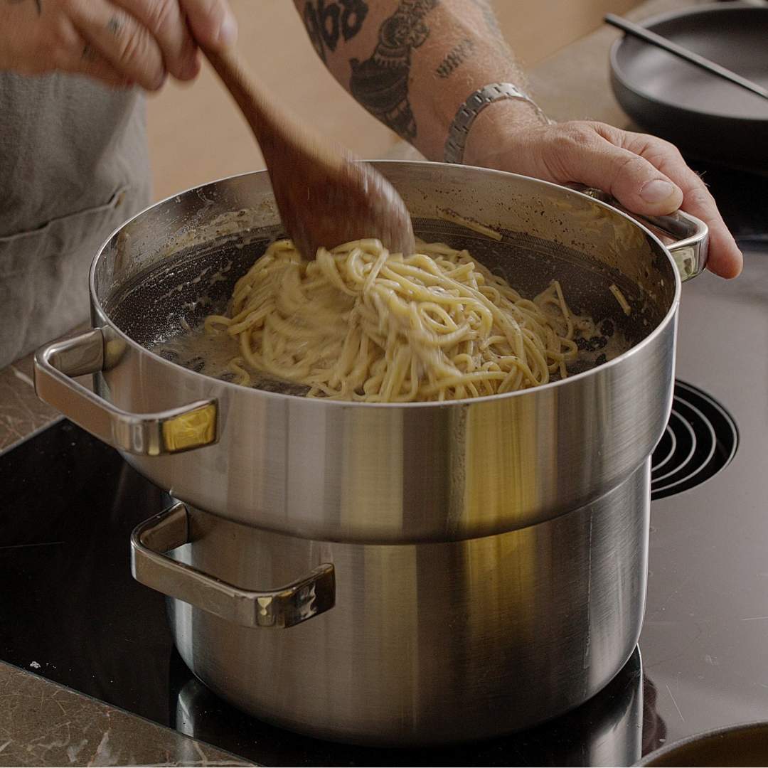 pasta spaghetti cacio e pepe