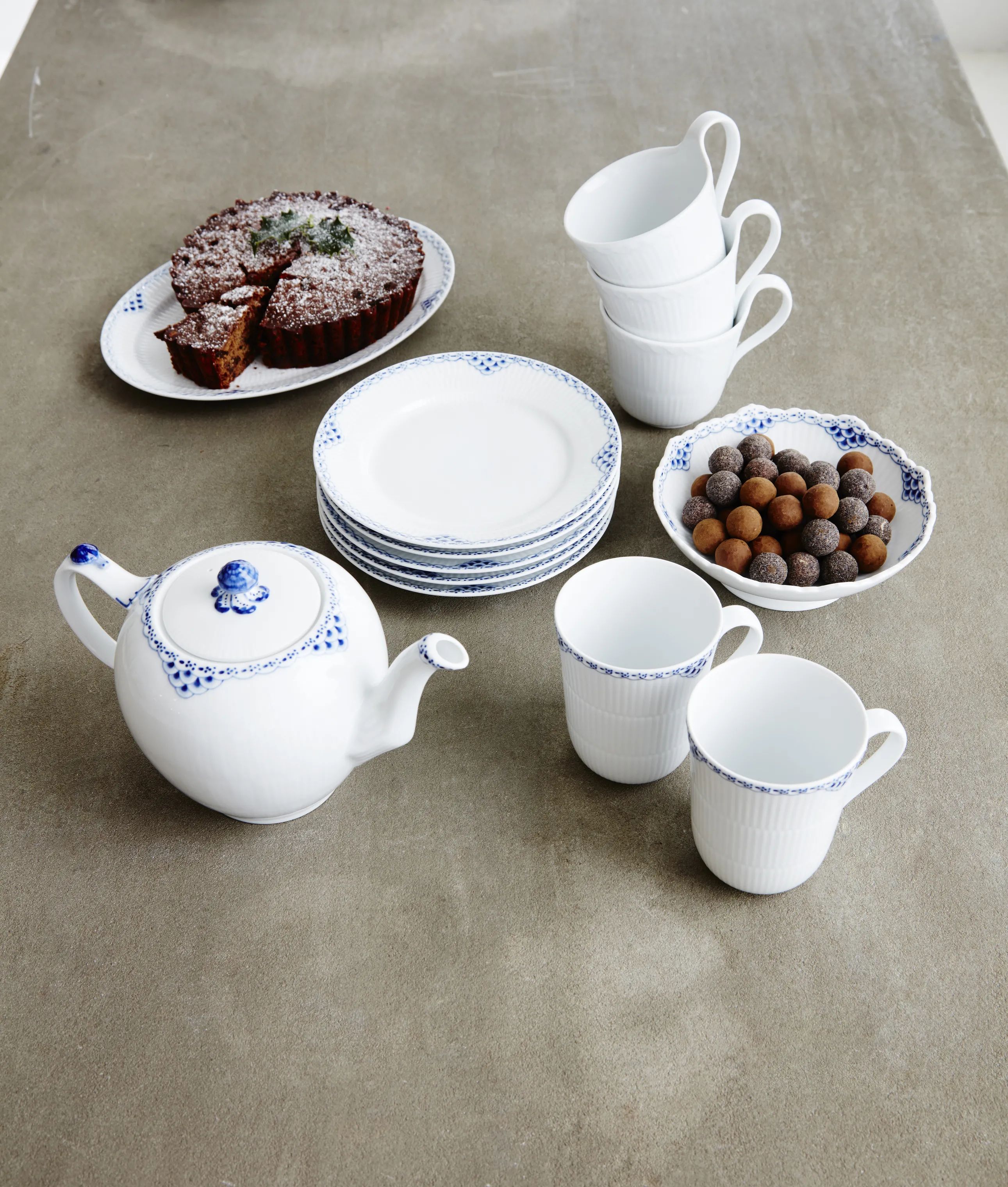 Royal Copenhagen Krus og kopper med hank Prinsesse Krus - 2 stk. i Koboltblå/hvid, 36 cl, 2