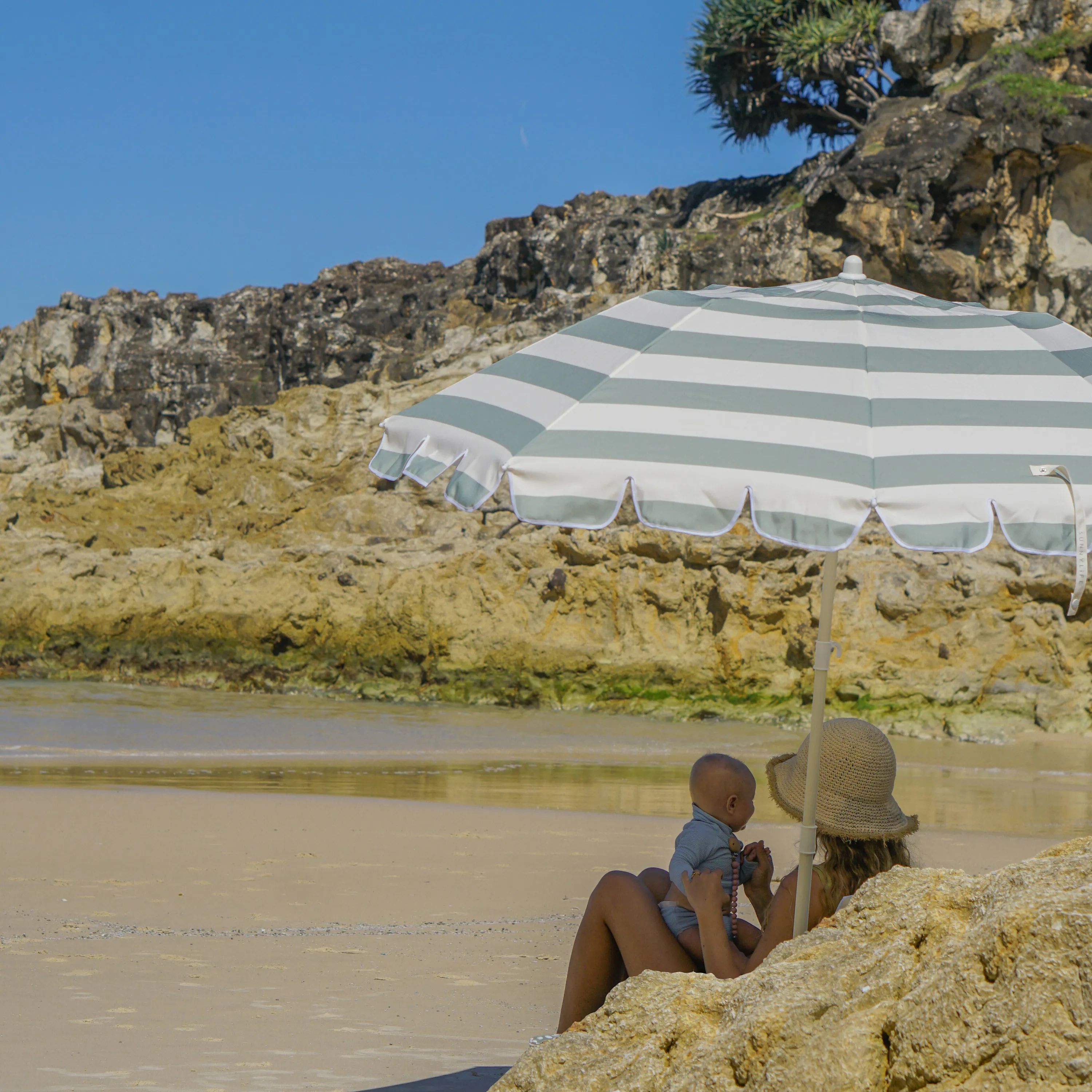Sunnylife Parasoller La Palma Parasol i Sage, 3