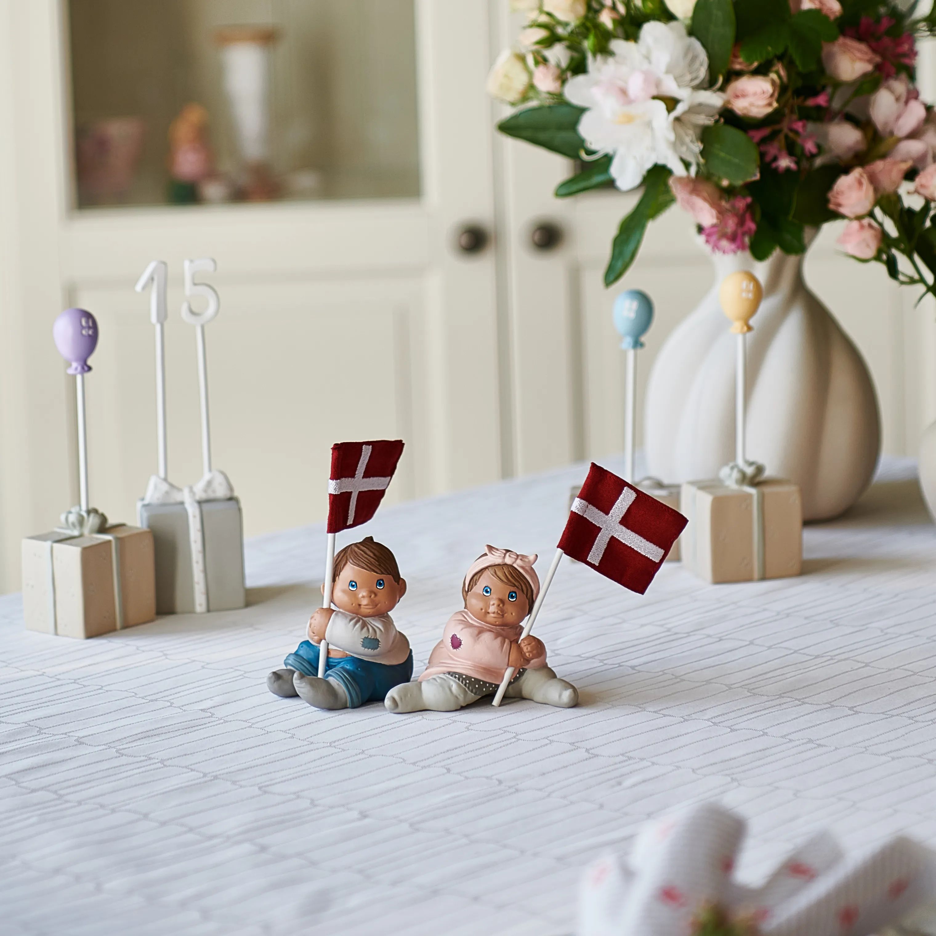 Klarborg Øvrige figurer Fødselsdagsdreng m. flag i Lyseblå, 5