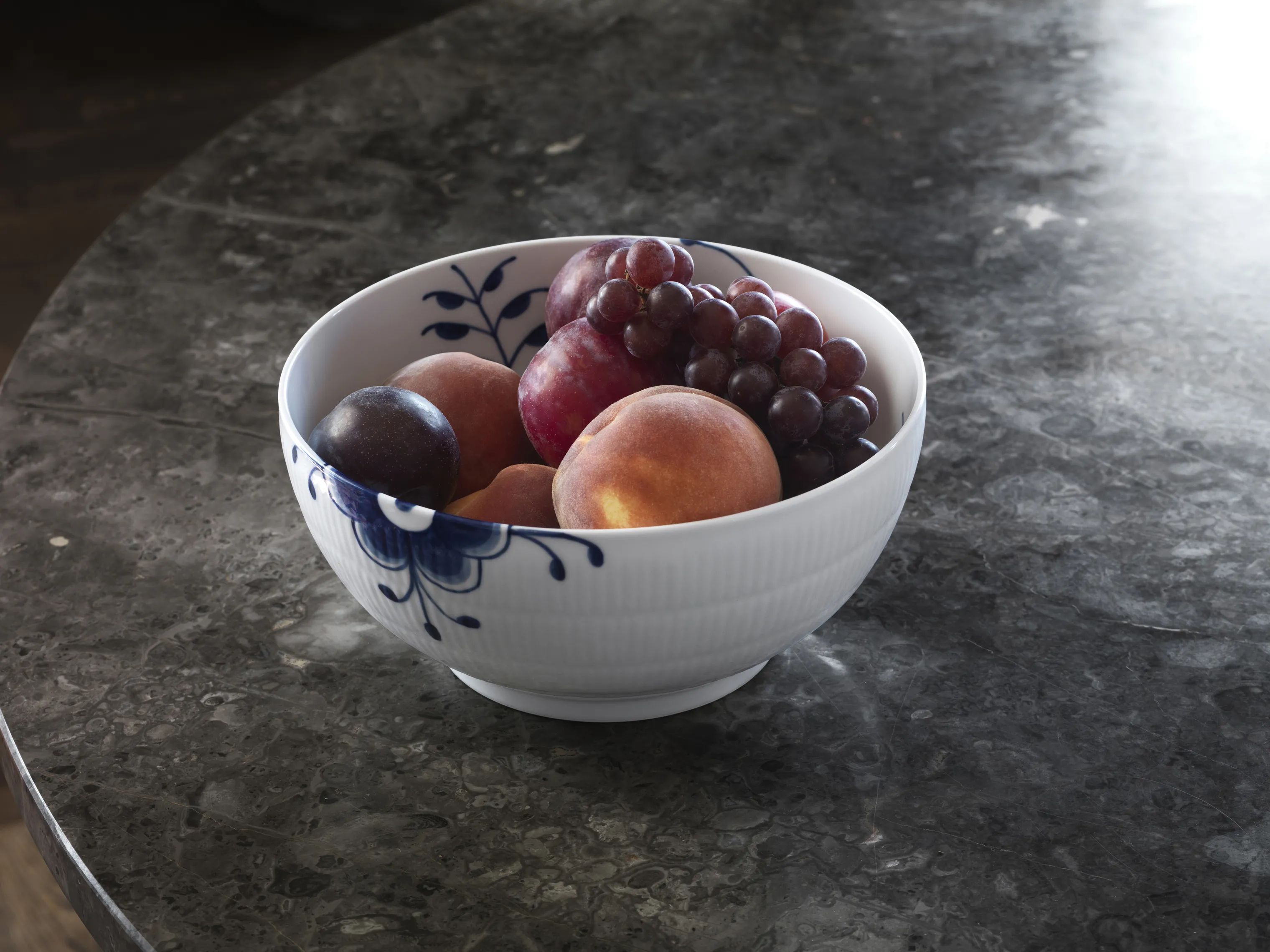 Royal Copenhagen Serveringsskåle Blå Mega Riflet Skål i 21 cm, 2