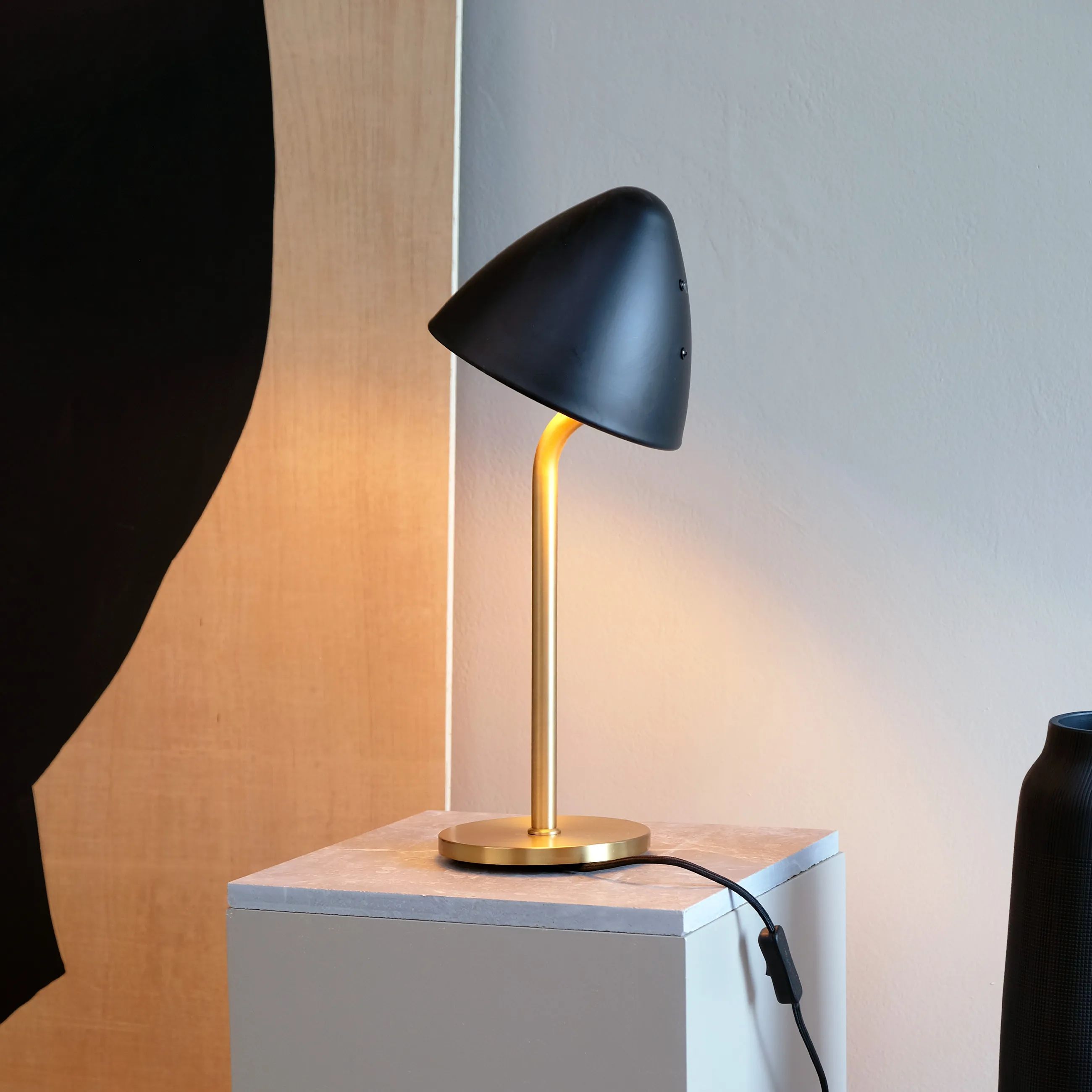 Dyberg Larsen Bordlamper Oulu Bordlampe i Sort/ Messing, 2