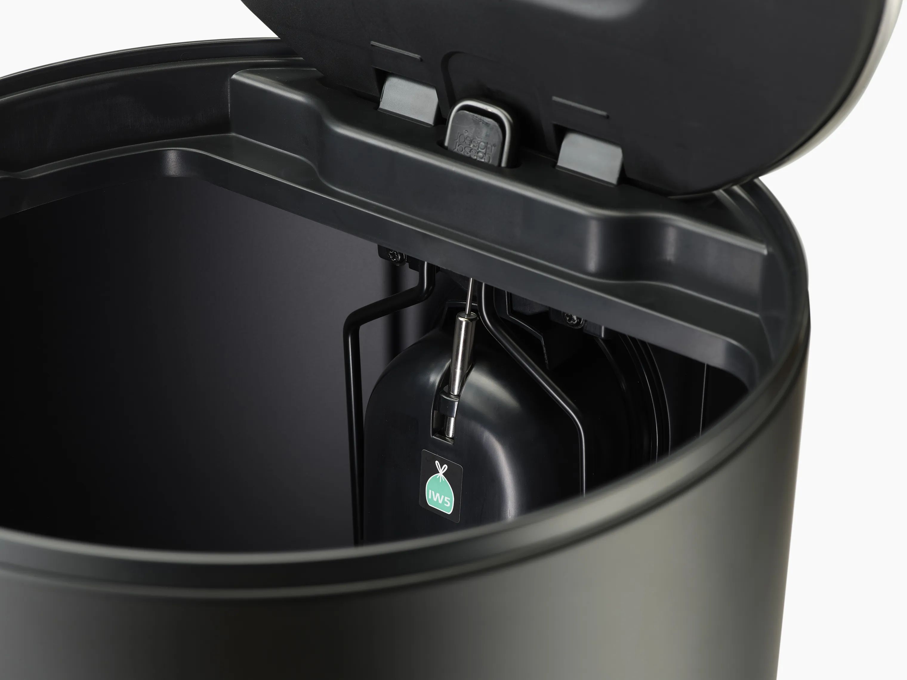 Joseph Joseph Pedalspande Arc  Affaldsspand i Black, 30 L, 2