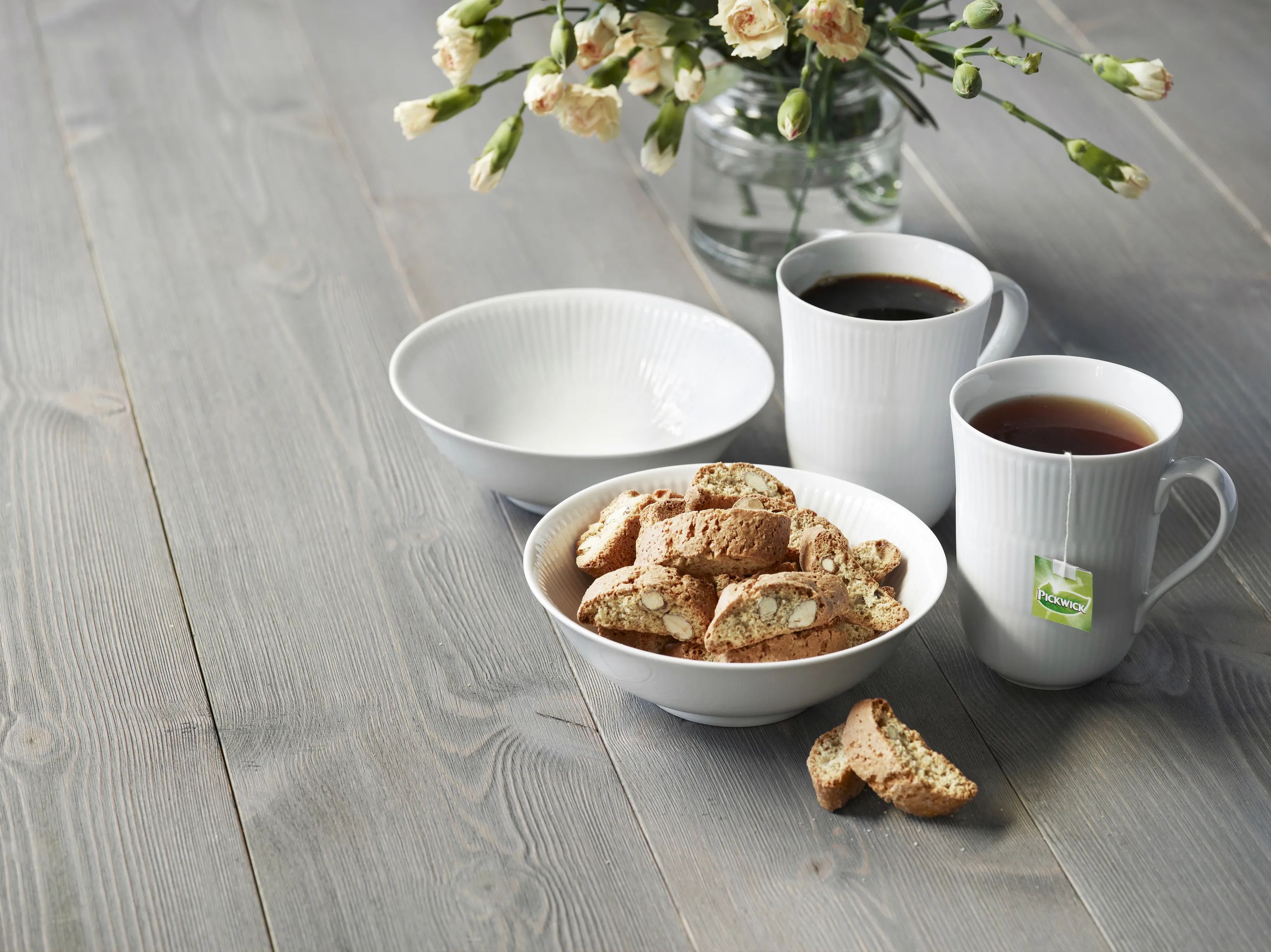 Royal Copenhagen Krus og kopper med hank Hvid Riflet Krus - 2 stk. i Hvid, 36 cl, 2