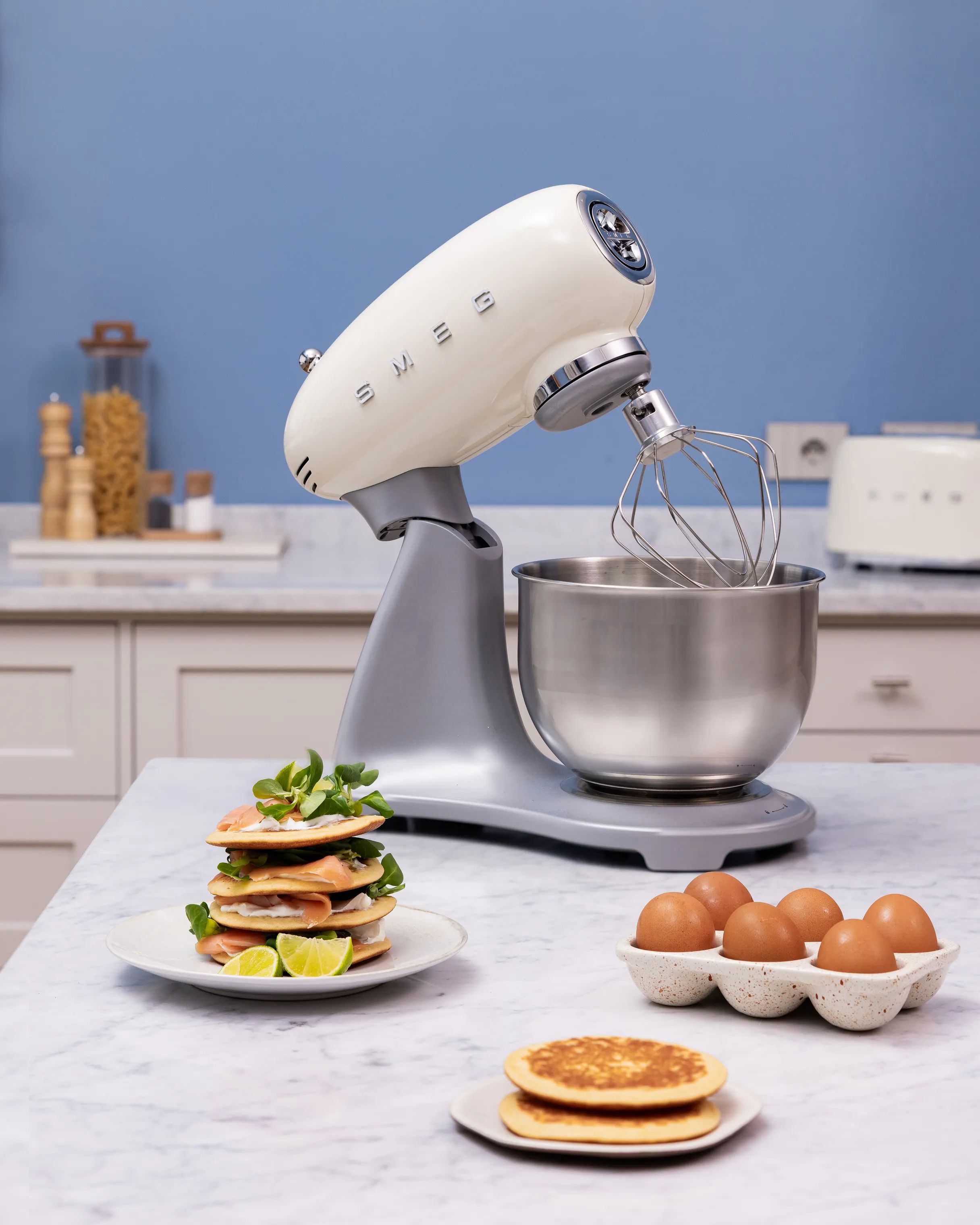 Smeg Røremaskiner 50's style Køkkenmaskine SMF04CREU i creme, 2