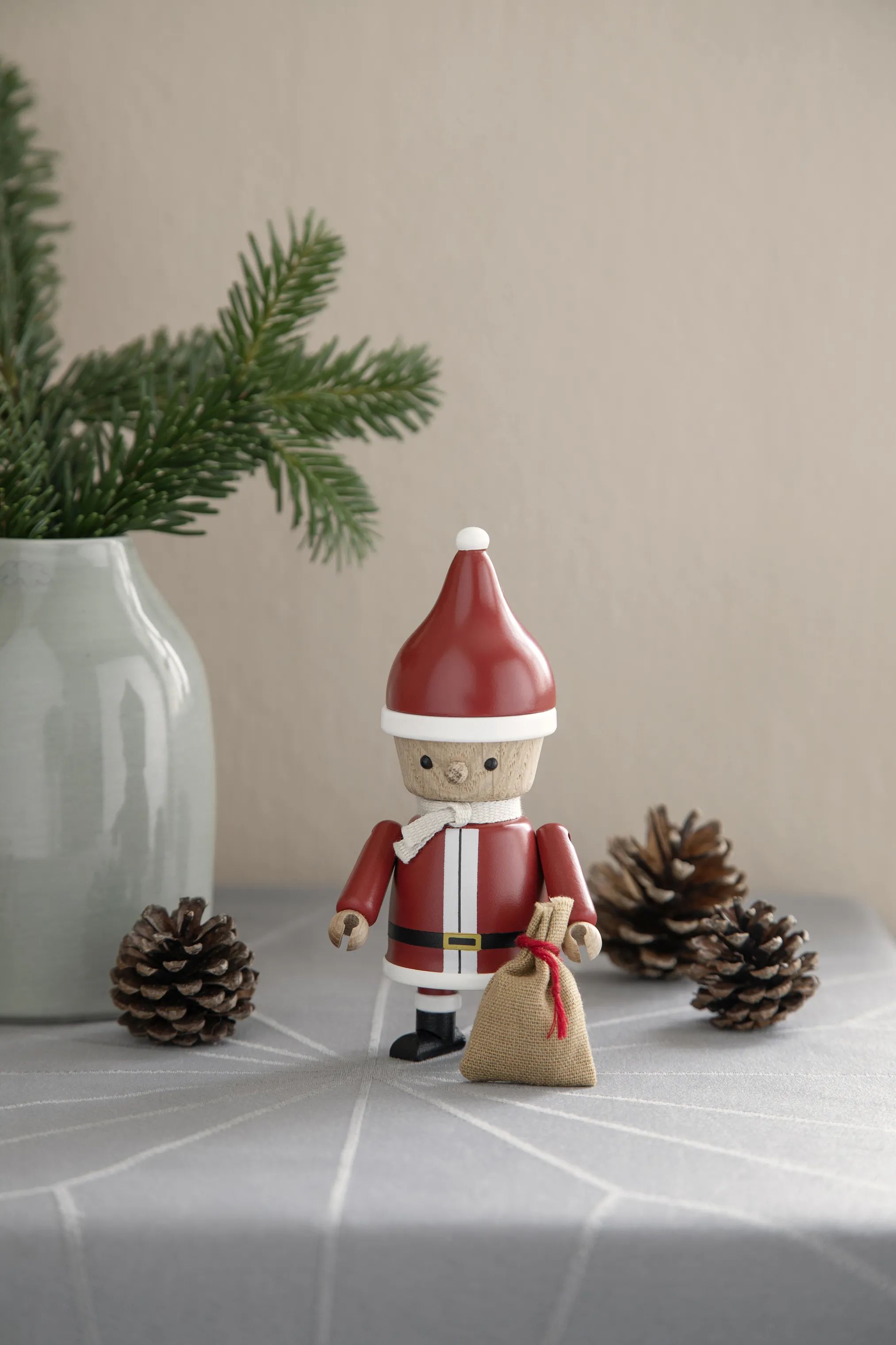 Novoform Nisser Figur - Julemand i Rød, 2