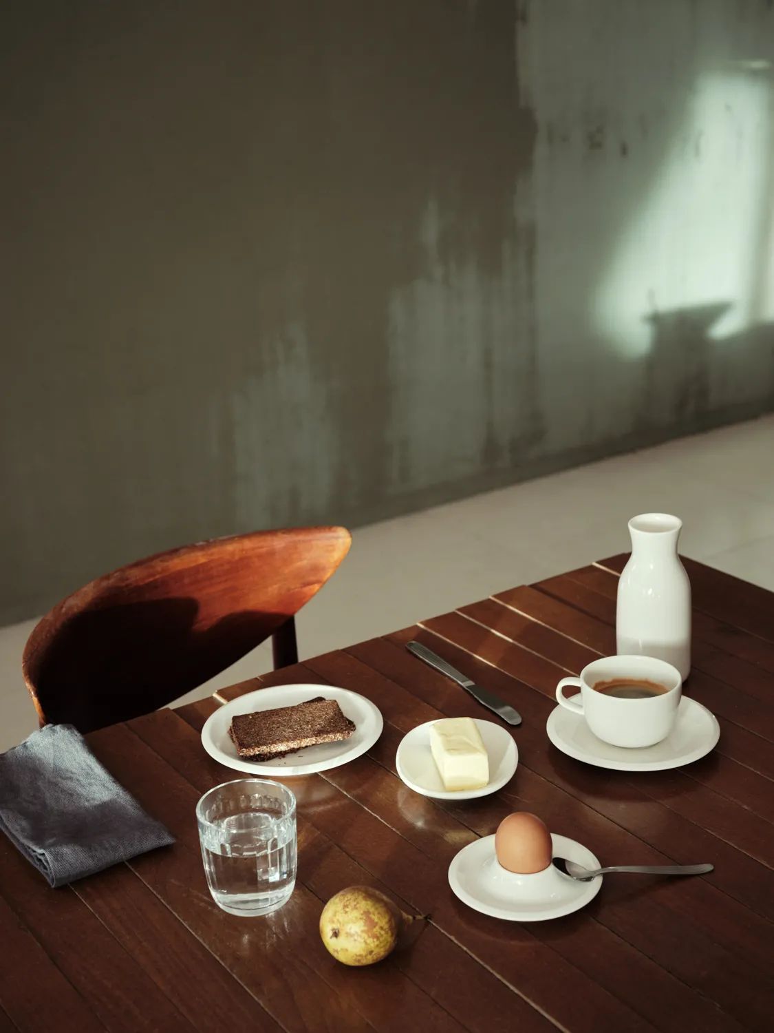 Iittala Krus og kopper med hank Raami kande 0,4L hvid i 40 cl, 2