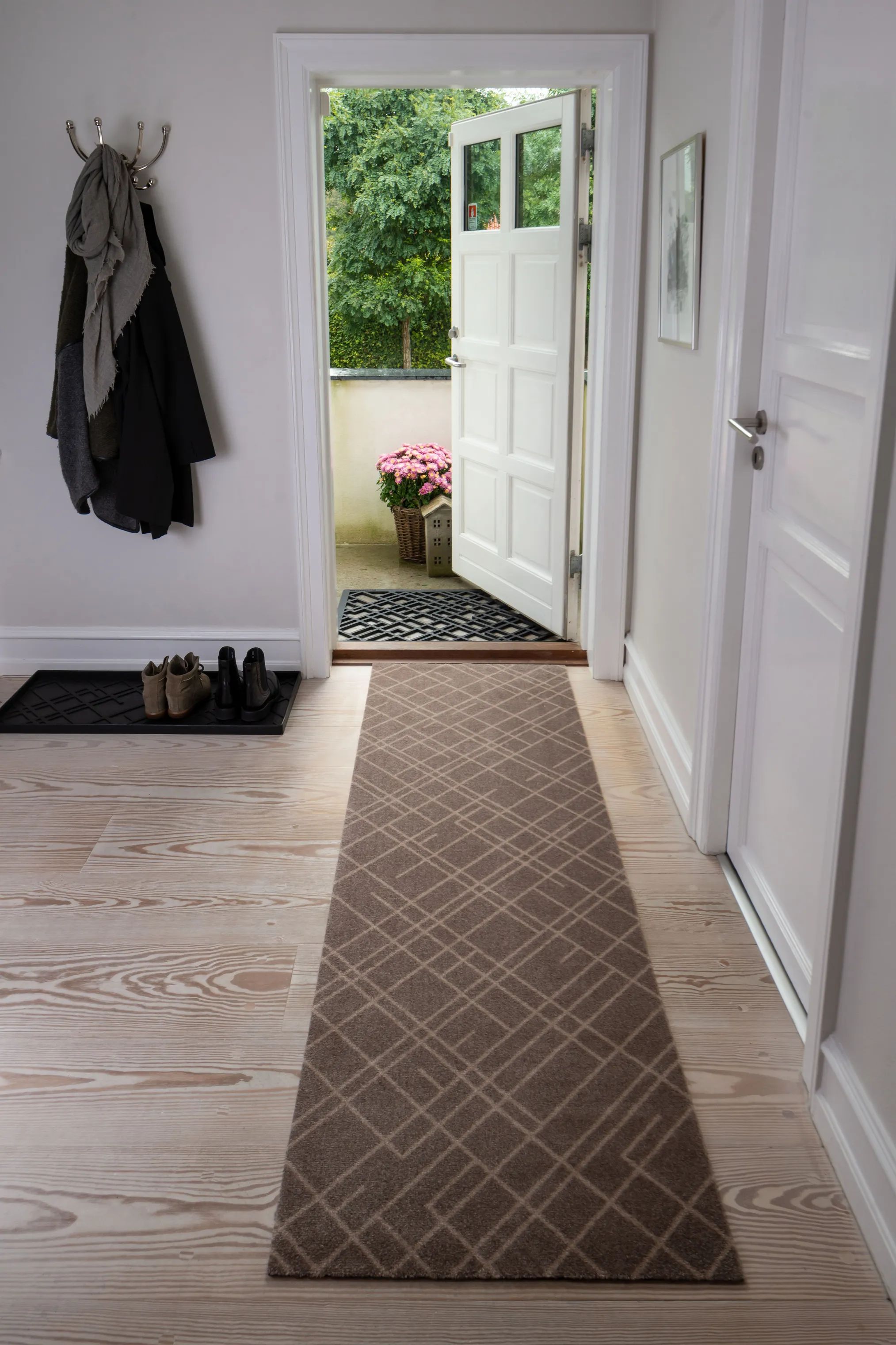 Tica Copenhagen Dørmåtter Lines Gulvmåtte i Brun/beige, B67 x L200 cm, 2