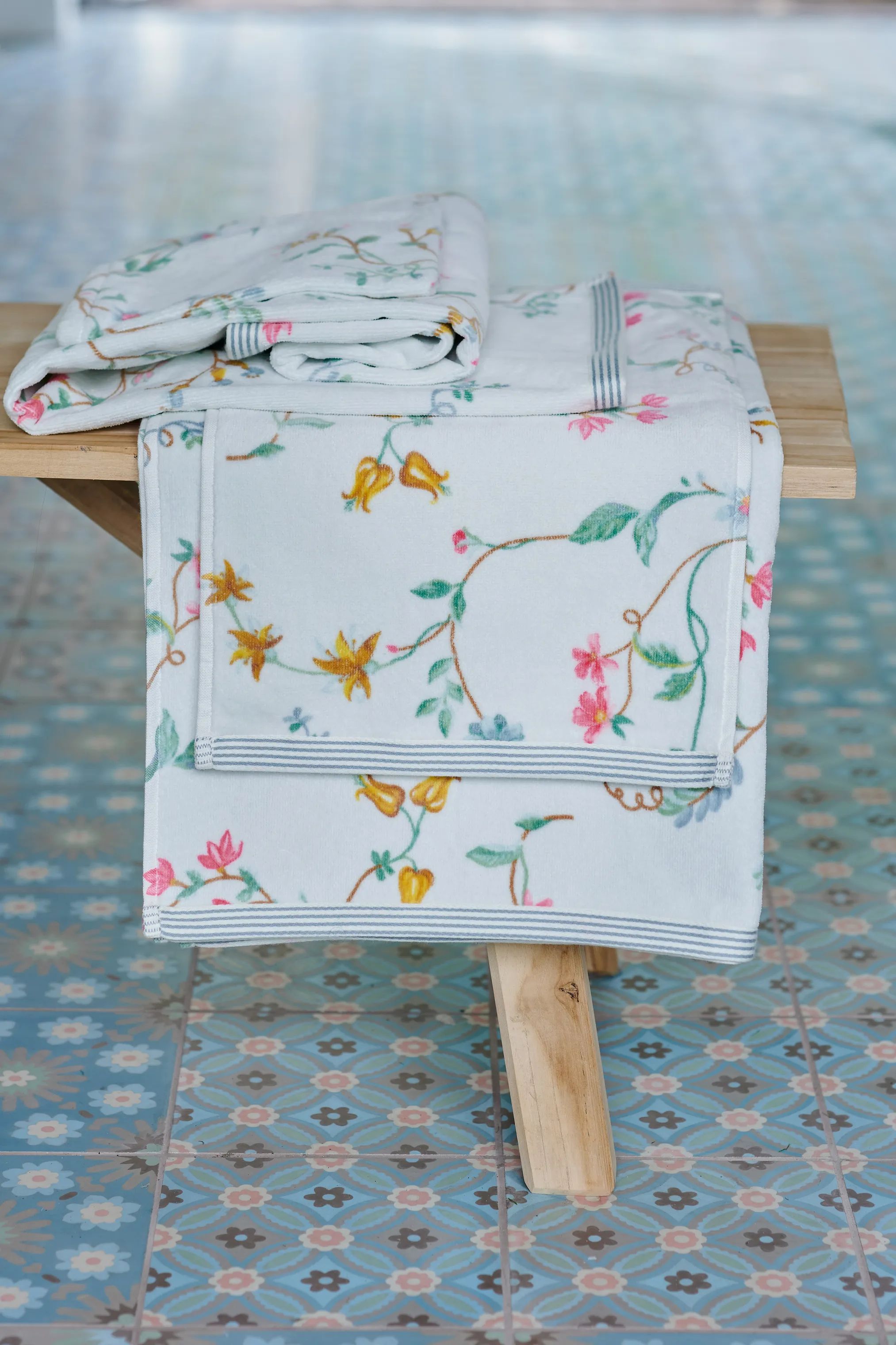 PIP Studio Håndklæder Les Fleurs Håndklæde i White, B30 x L50 cm, 2