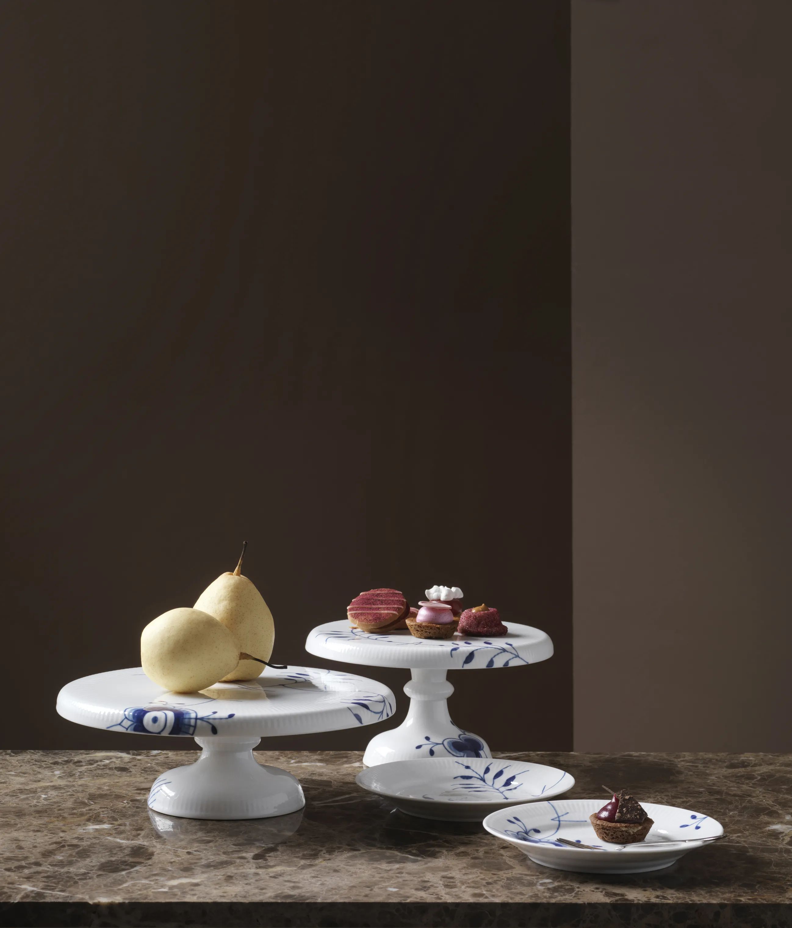 Royal Copenhagen Lagkagefade Blå Mega Riflet Kageopsats i 29,5 cm, 2