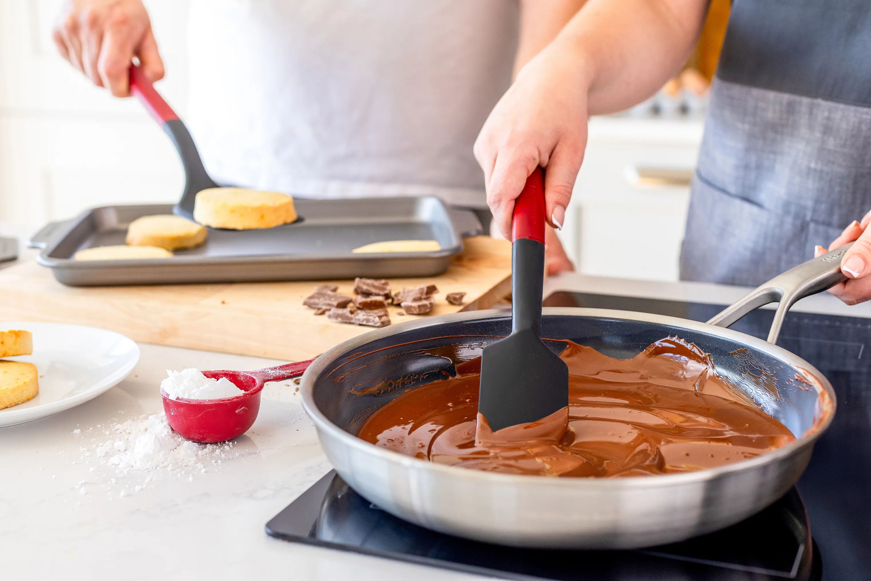 KitchenAid Grydeskeer Classic Grydeske i Rød, 30 cm, 2