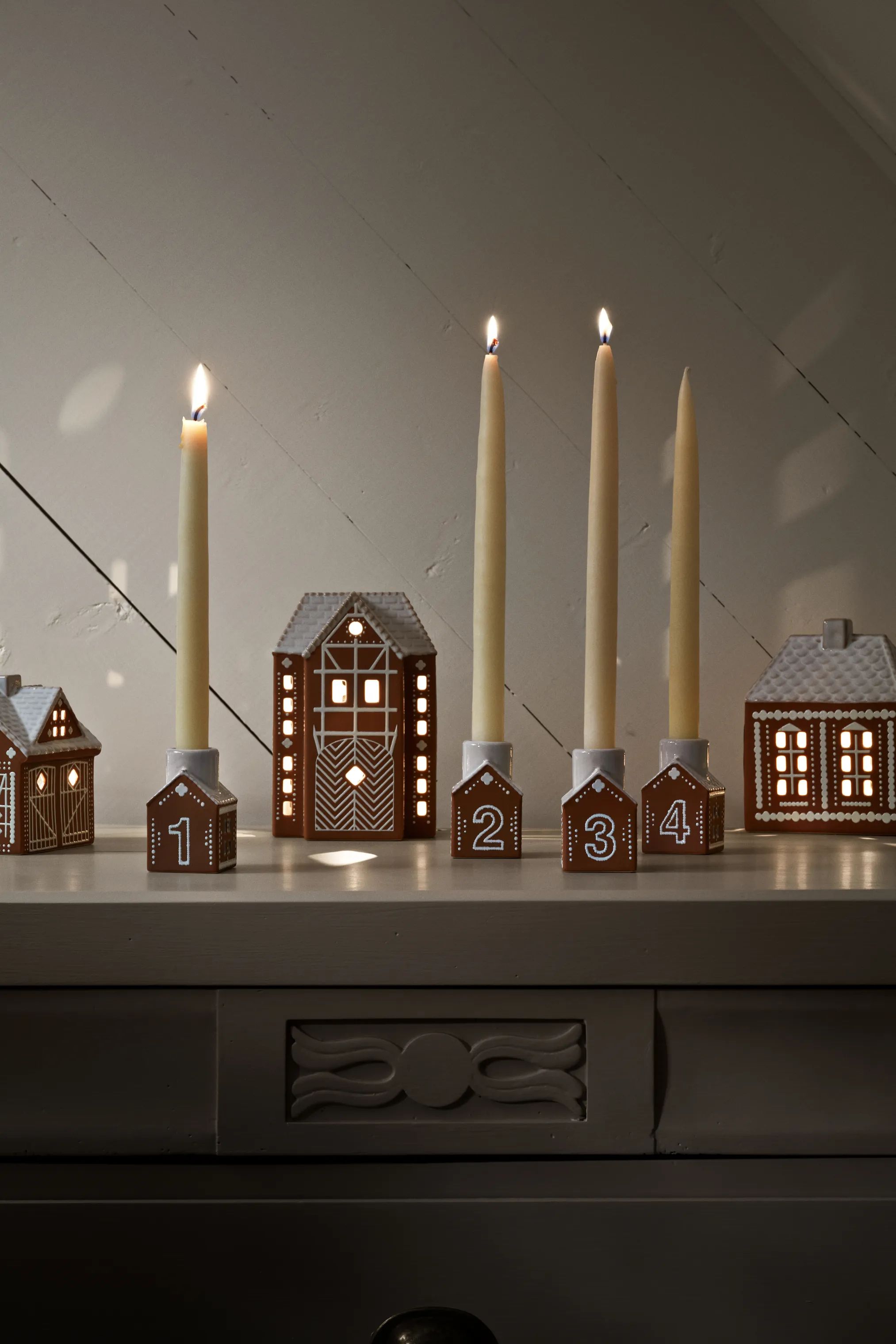 Kähler Jule- og adventsstager Gingerbread Adventsstage - 4 stk. i Brun, 2