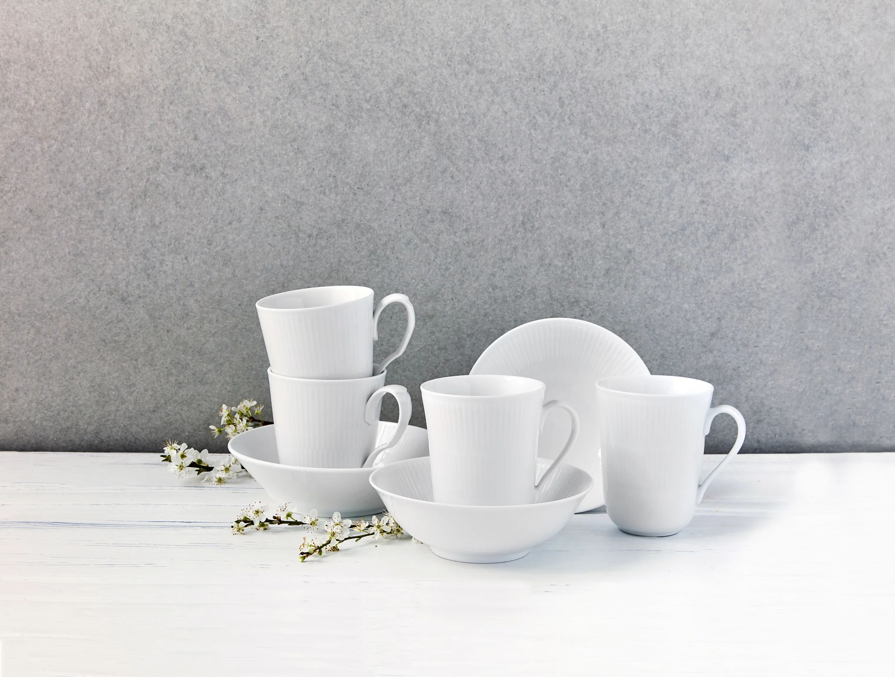 Royal Copenhagen Krus og kopper med hank Hvid Riflet Krus - 2 stk. i Hvid, 38 cl, 2
