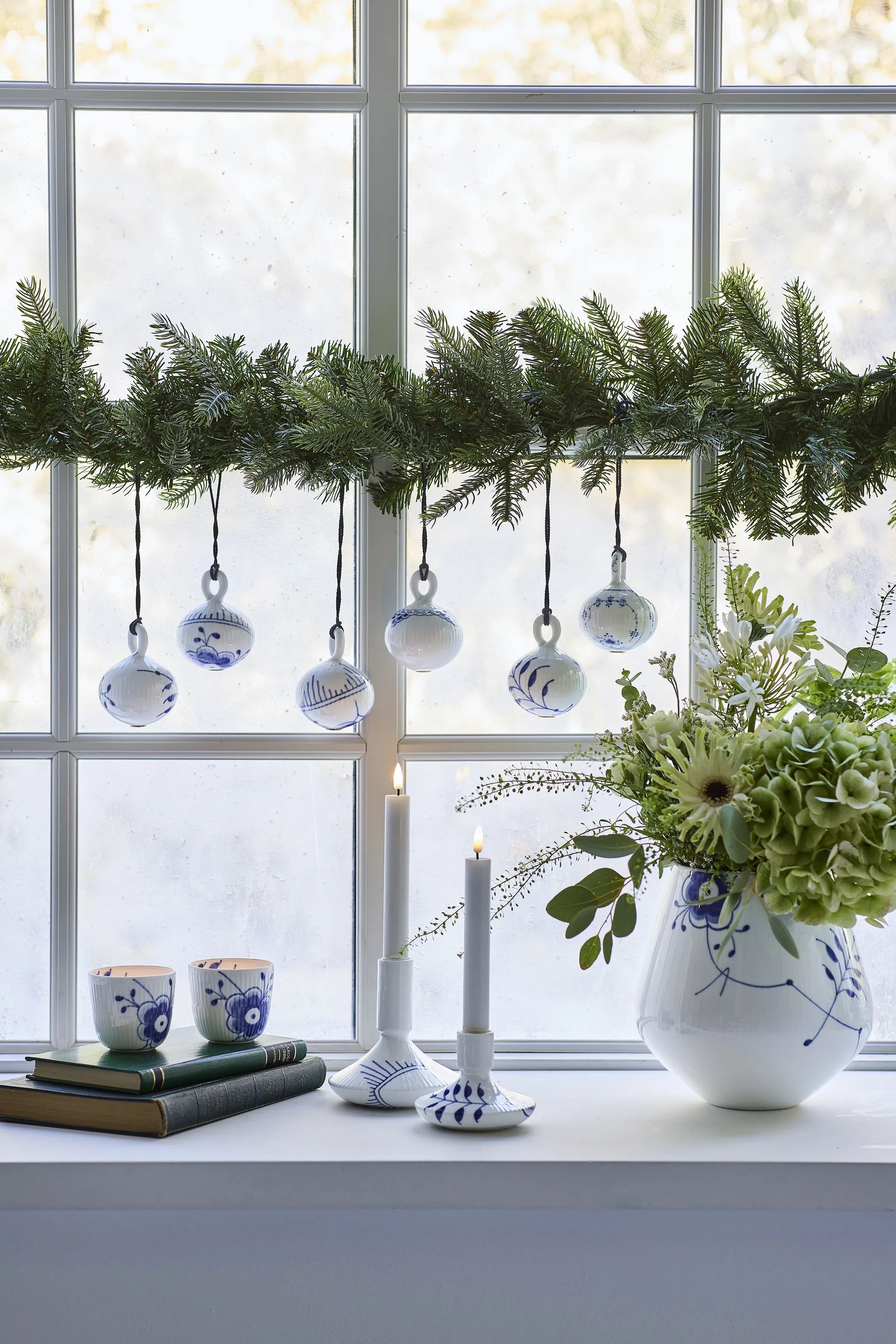 Royal Copenhagen Julekugler Musselmalet Riflet og Blå Mega Riflet Julekuglesæt - 2 dele i Hvid/Blå, 3