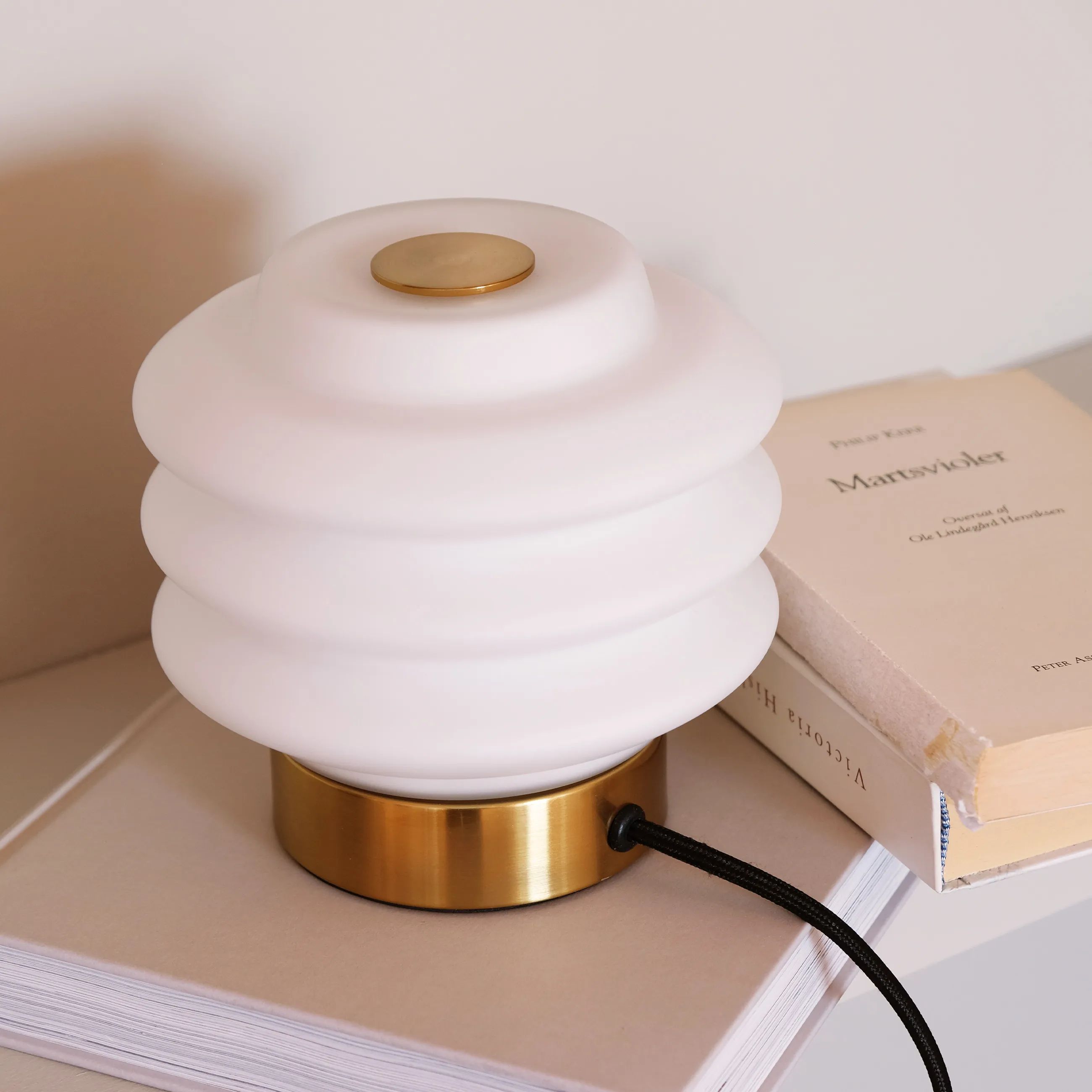 Dyberg Larsen Bordlamper Diva Bordlampe i Opal/ Messing, 15 cm, 3