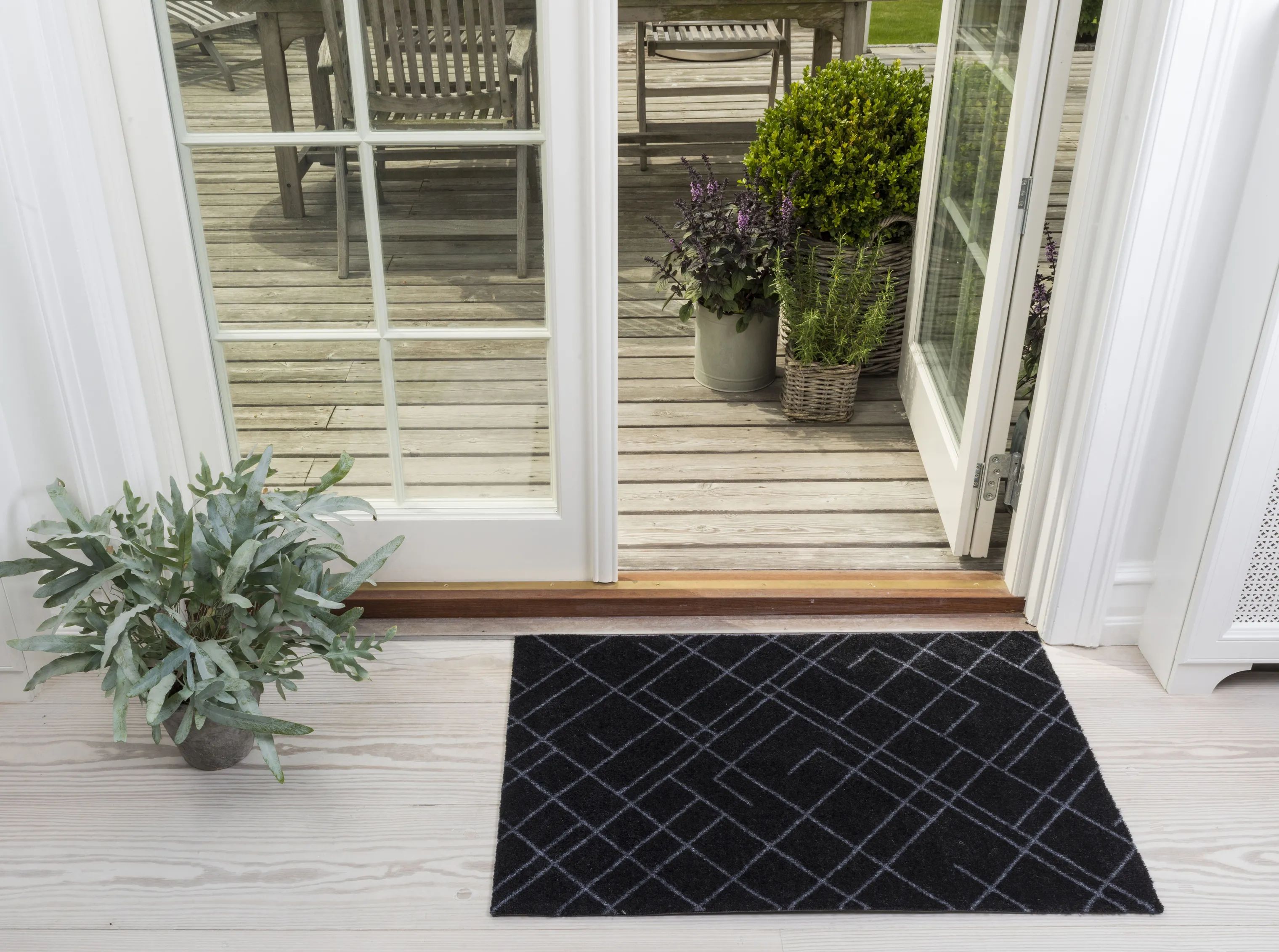 Tica Copenhagen Dørmåtter Lines Gulvmåtte i Sort/grå, B60 x L90 cm, 3