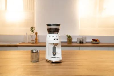 Smeg Kaffekværne 50's style Kaffekværn i Hvid, 3
