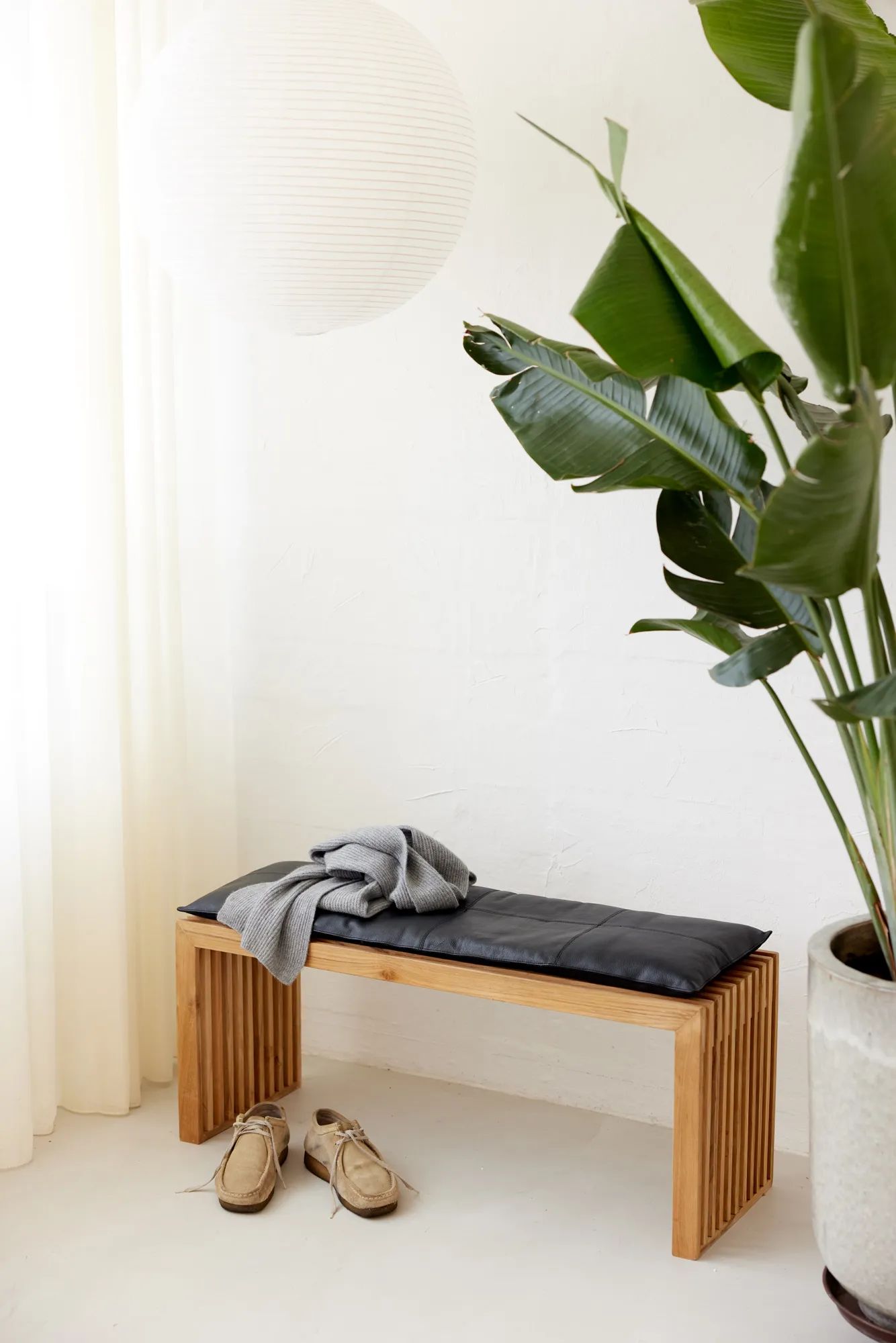 cinas Skamler Rib Bænk inkl. sort hynde i Teak/sort, 104 cm, 2