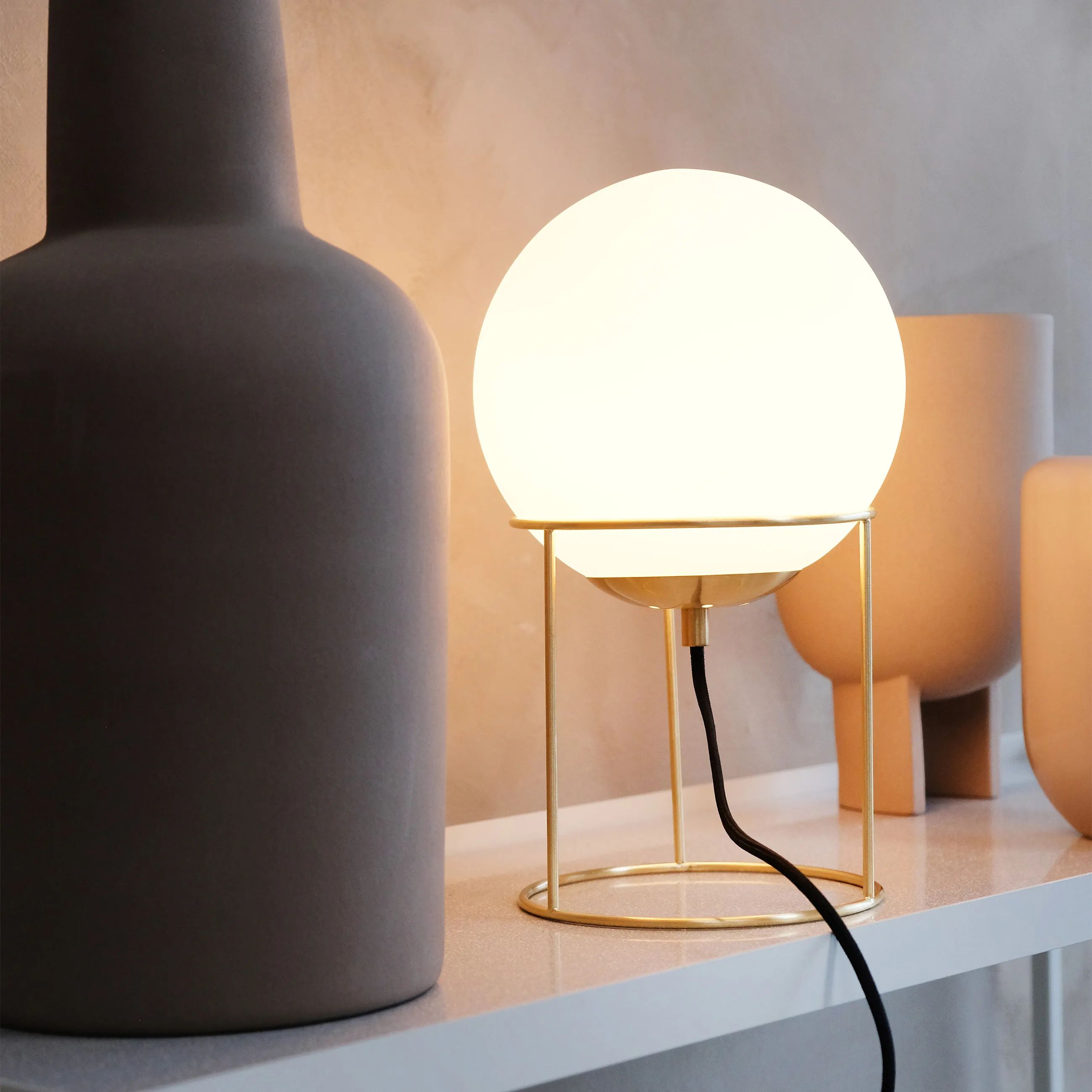 Dyberg Larsen Bordlamper Madrid Bordlampe i Opal/Messing, 3