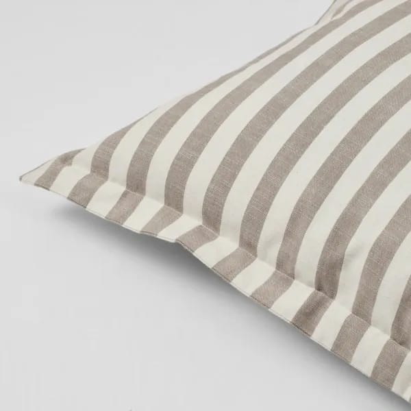 Broste Copenhagen Pyntepudebetræk Marta Pudebetræk i Taupe Warm Grey/Light Beige, 2