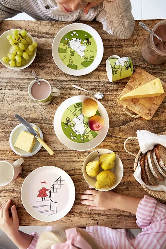 Moomin Arabia Frokosttallerkener Ferieklar Tallerken - Mumitrold i Mumitrold i græsset - Grøn, 2