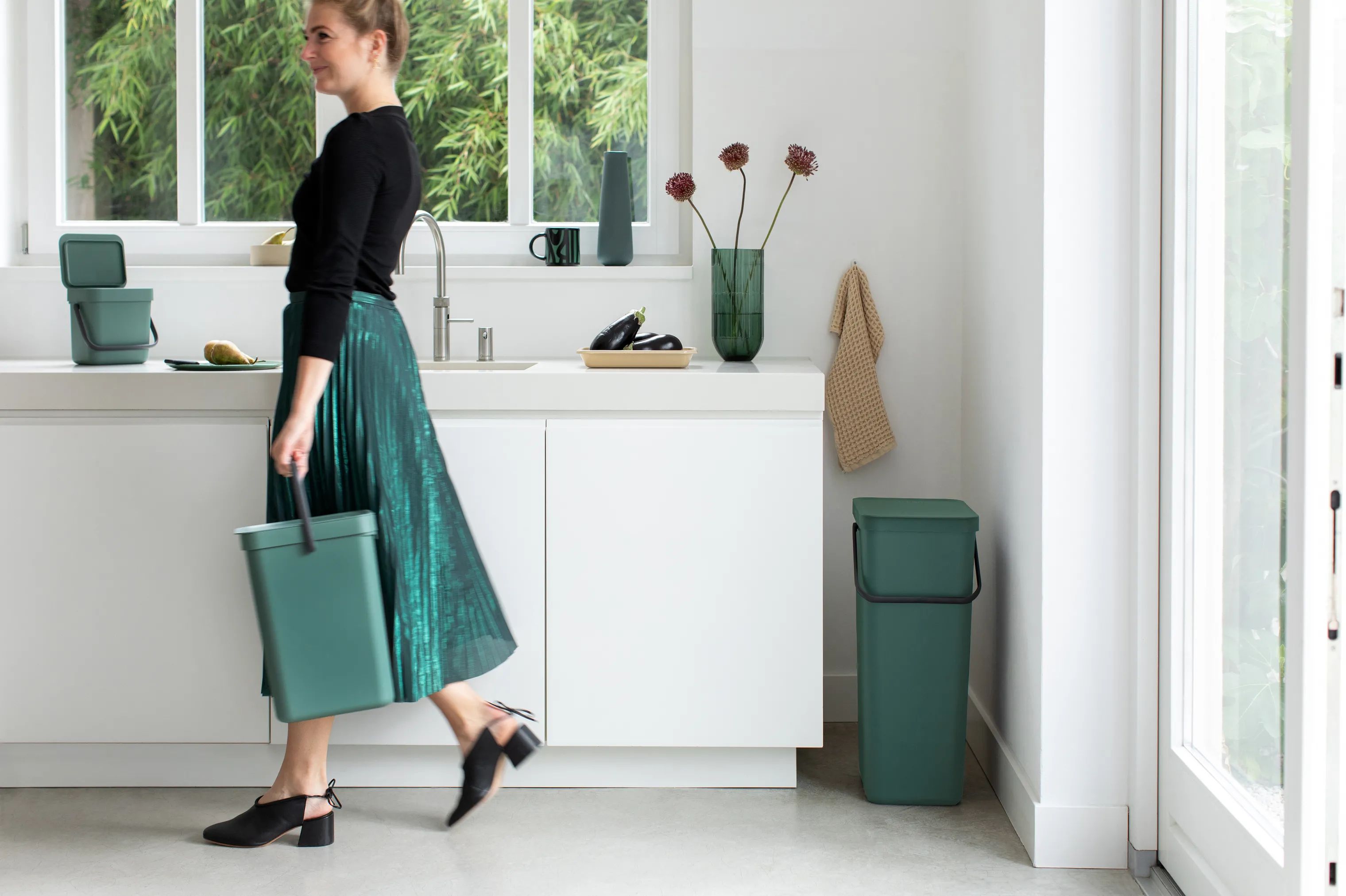 Brabantia Spande uden pedal Sort & Go Affaldsspand i Grøn, 40 L, 3