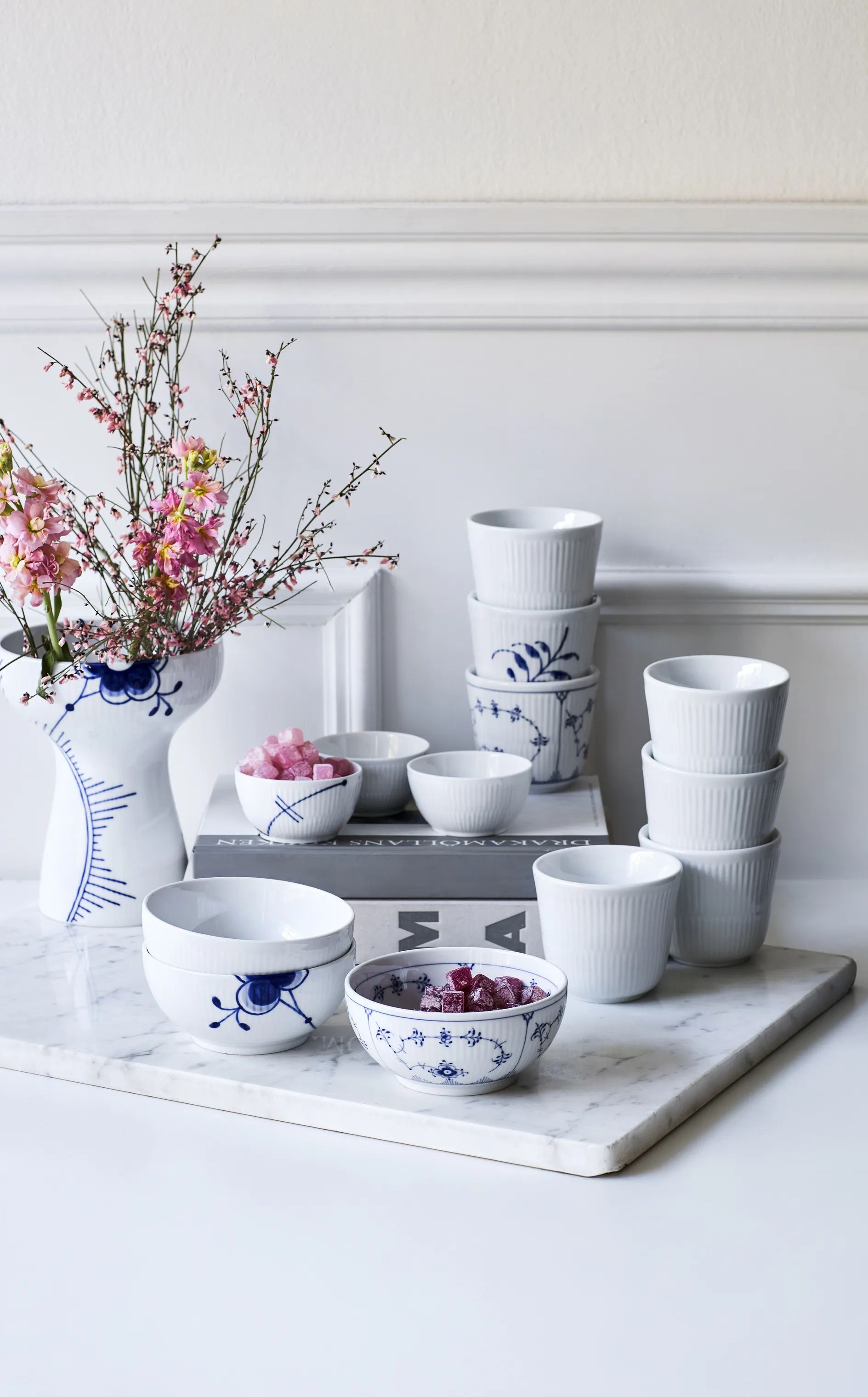 Royal Copenhagen Serveringsskåle Gifts with History Skålsæt - 3 stk. i Koboltblå/hvid, 47/47/47 cl, 3